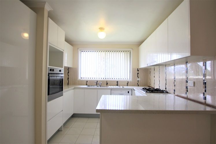 4 Glendower Street, Rosemeadow, NSW 2560