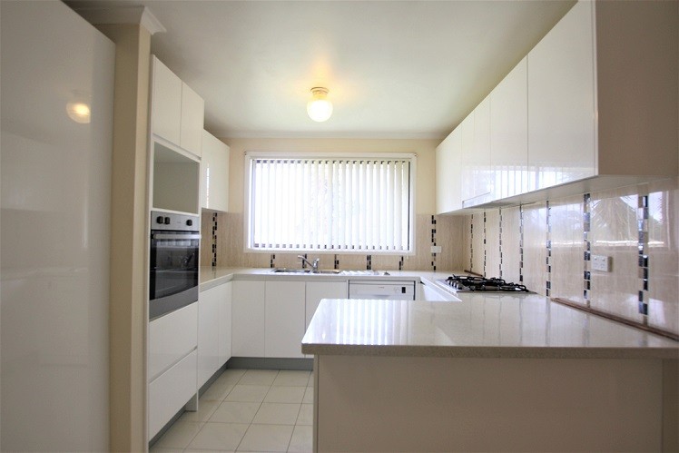 4 Glendower Street, Rosemeadow, NSW 2560