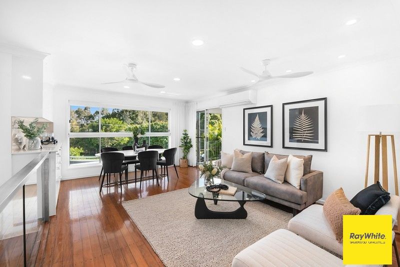 8 Deniven Street, Corinda, QLD 4075