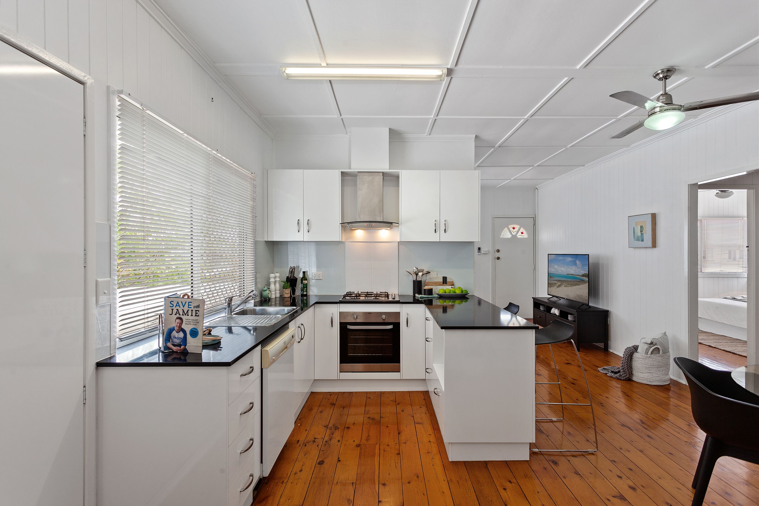 35 Searle Street — photo 3 of 16