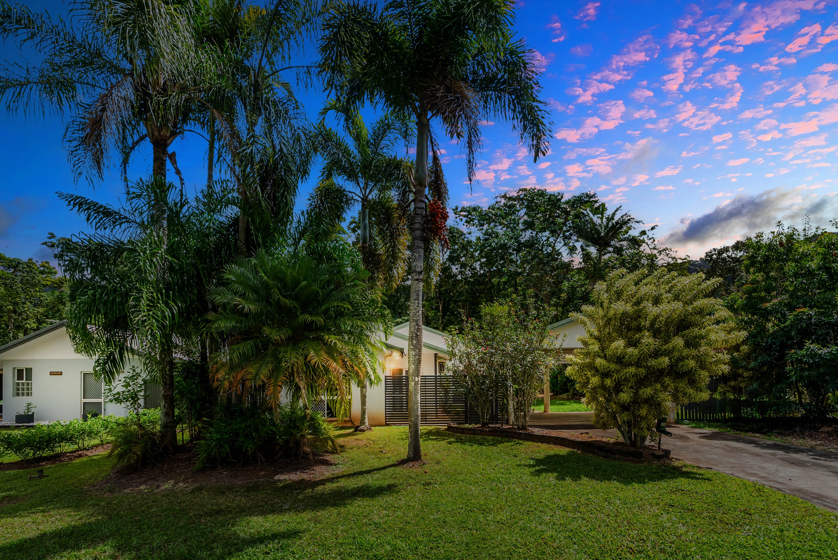 13 Compton Court, Bentley Park, QLD 4869