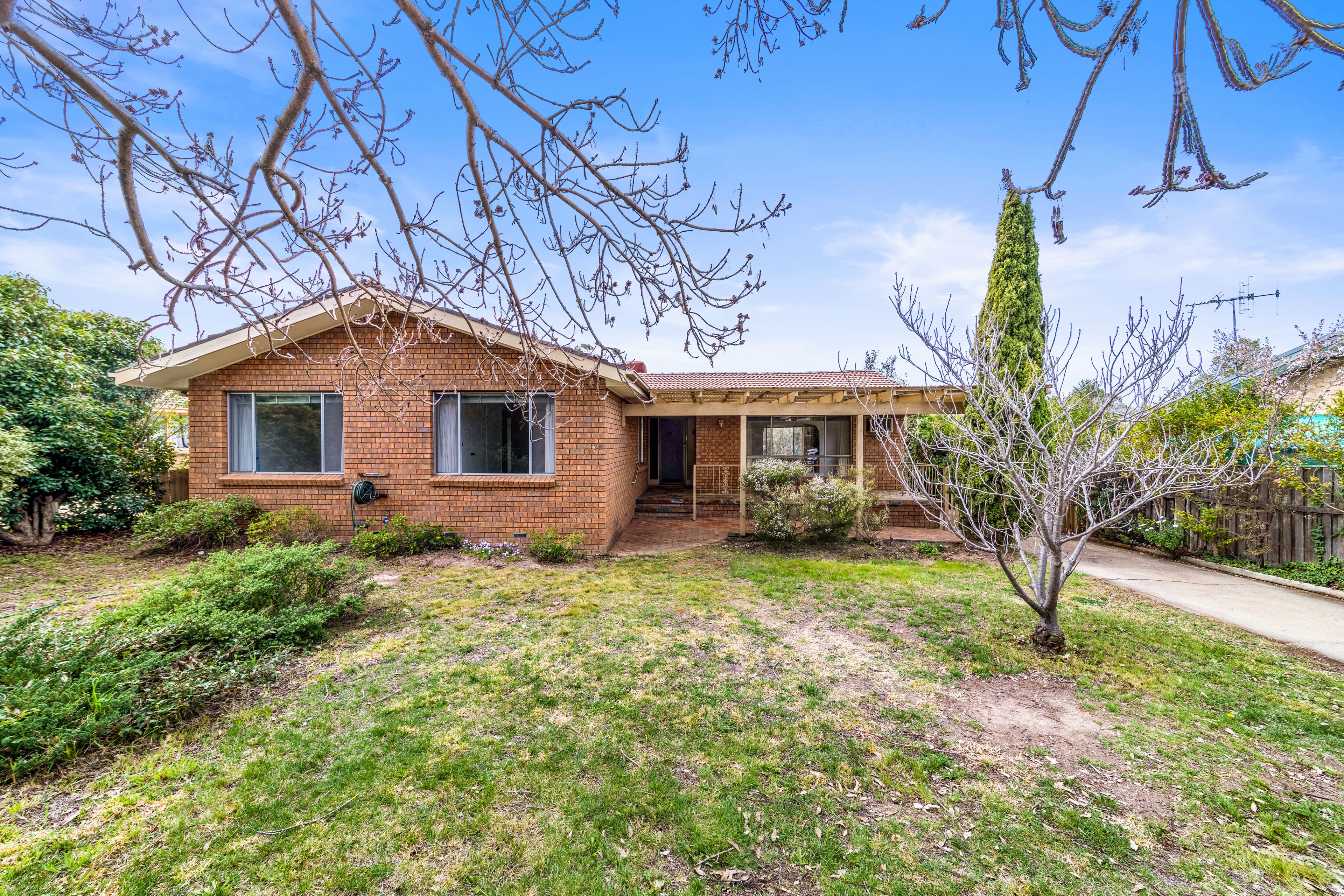 75 Bacchus Circuit, Kambah ACT 2902