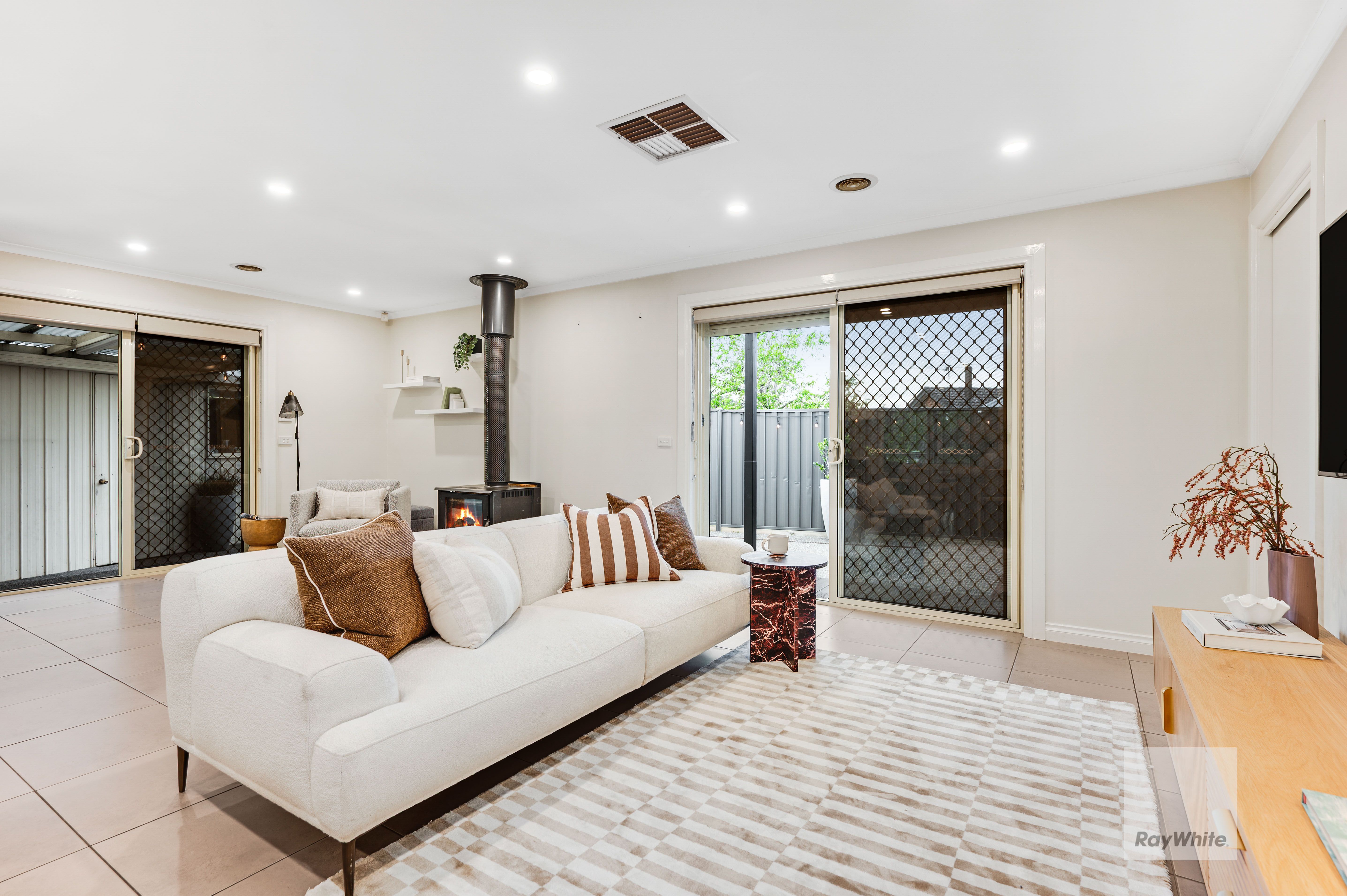 6 Sutton Close — photo 15 of 30
