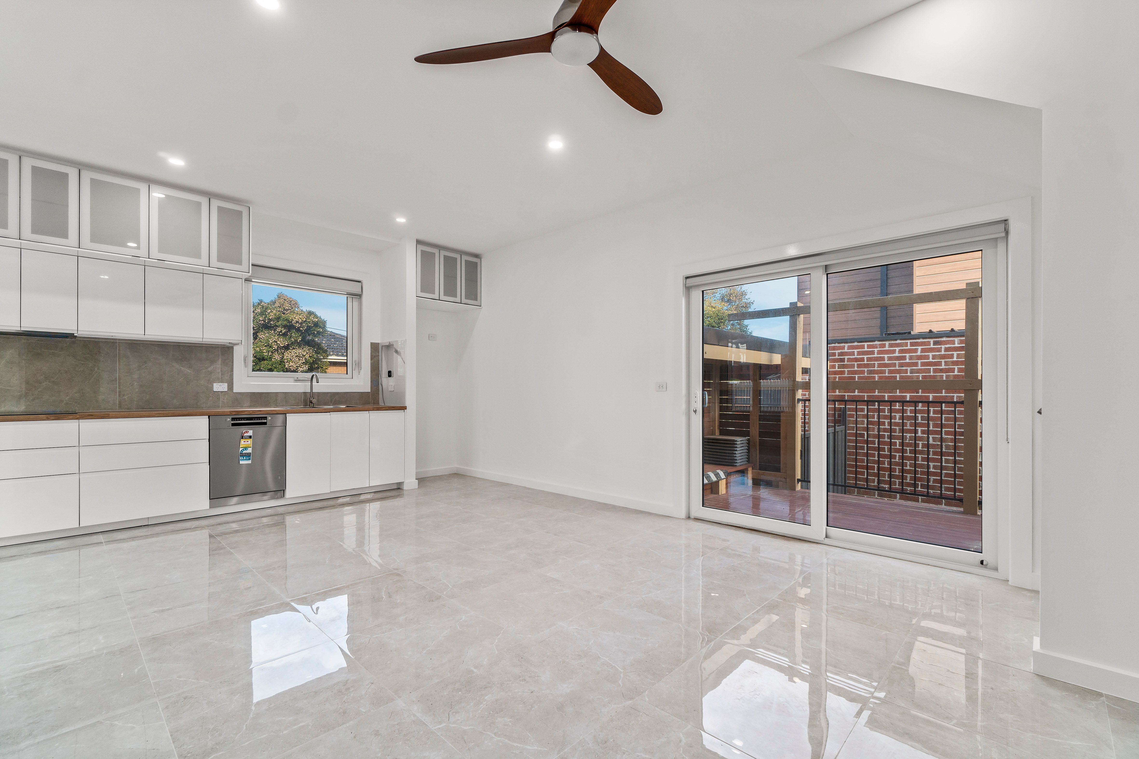 17 Henderson Street — photo 4 of 10