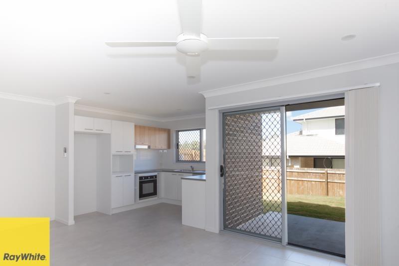 1/233 Edwards Street, Flinders View, QLD 4305