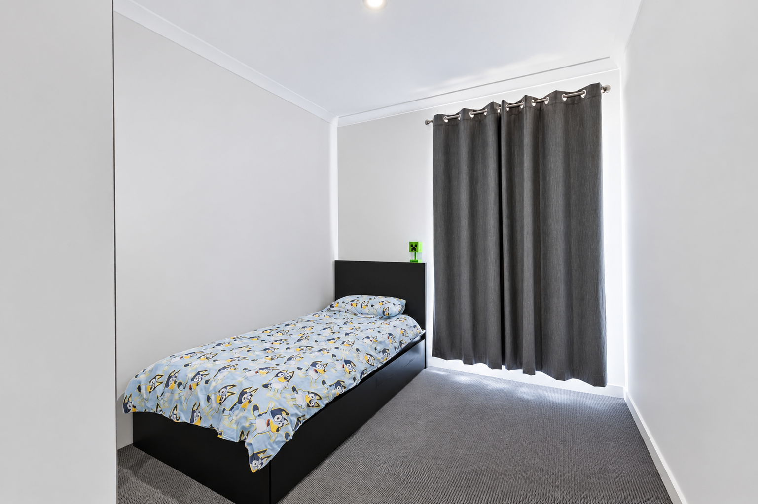 26 Camargue Street — photo 11 of 15