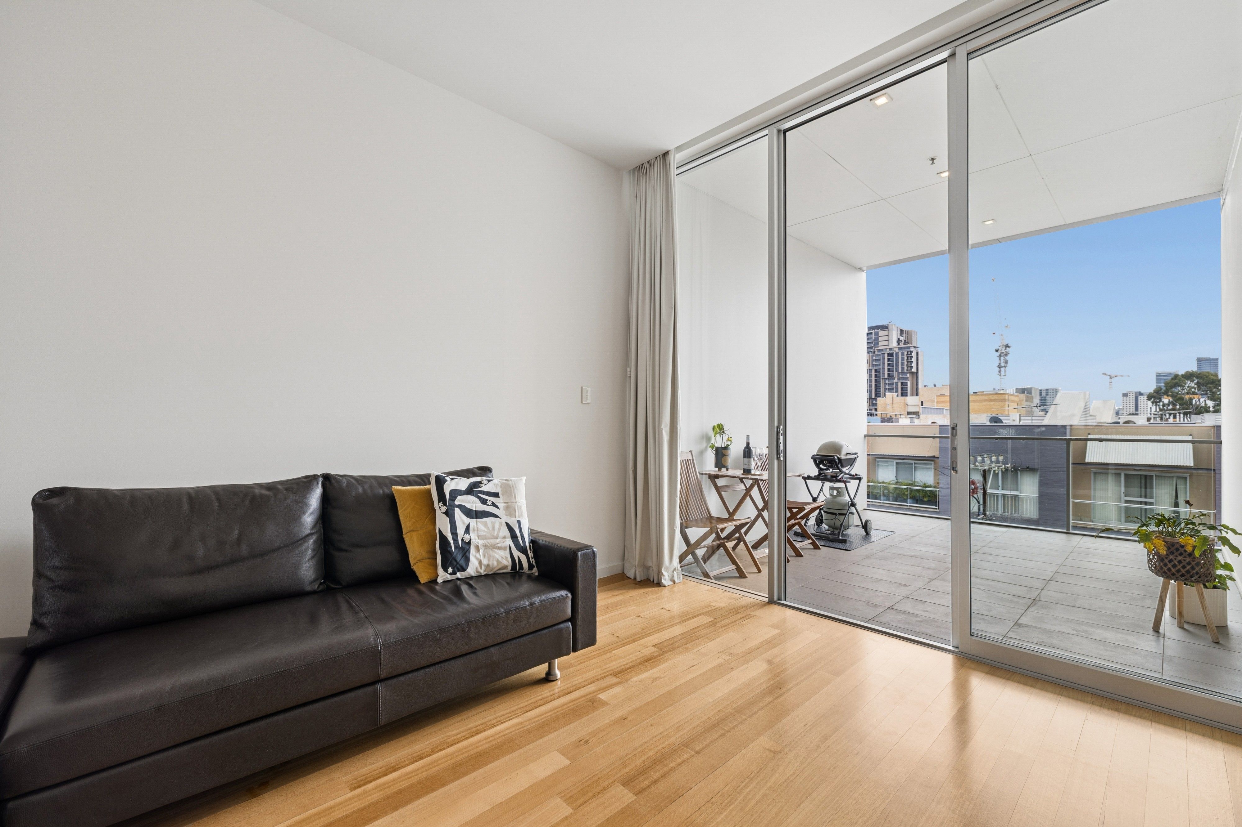 6/115 Gilbert Street — photo 6 of 17