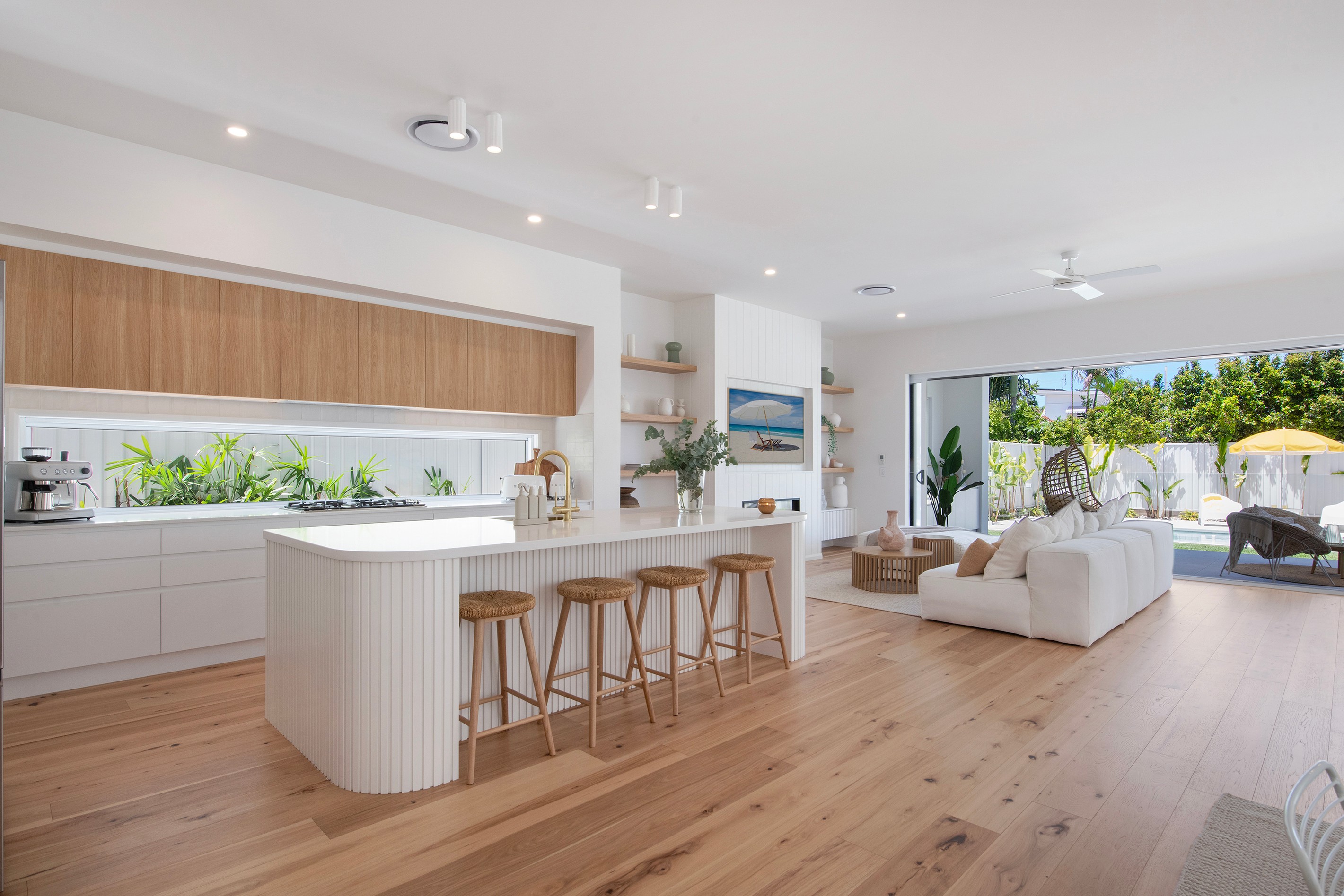 162 Sunshine Parade, Miami, QLD 4220