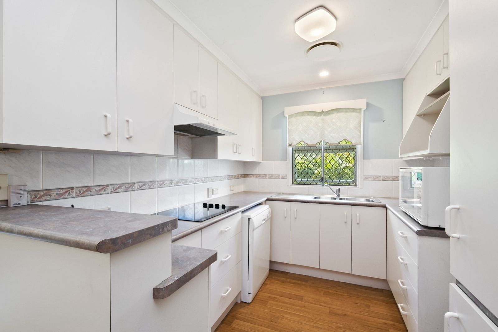 17 Wharf Street, Woody Point, QLD 4019
