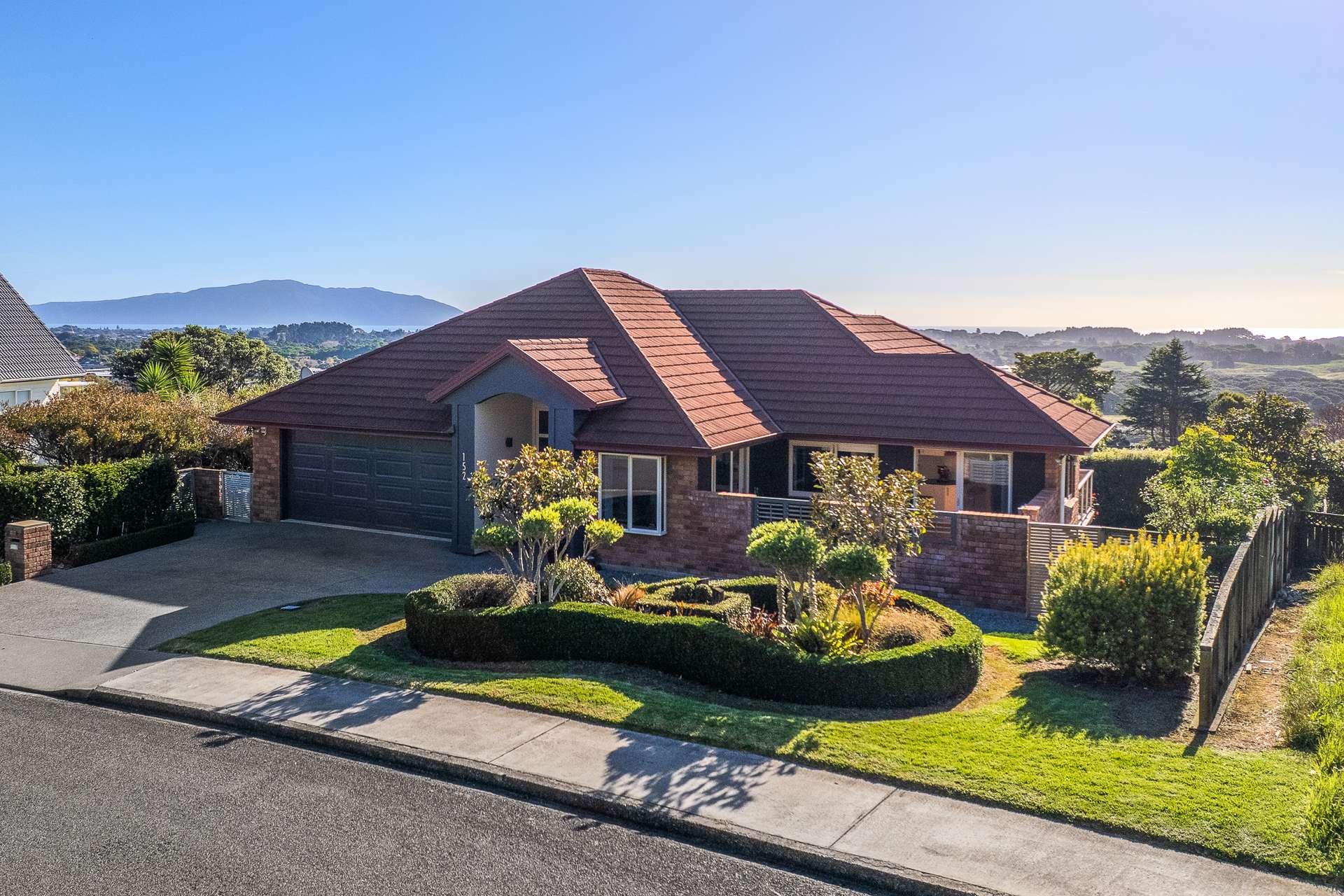 152 Winara Avenue photo 1