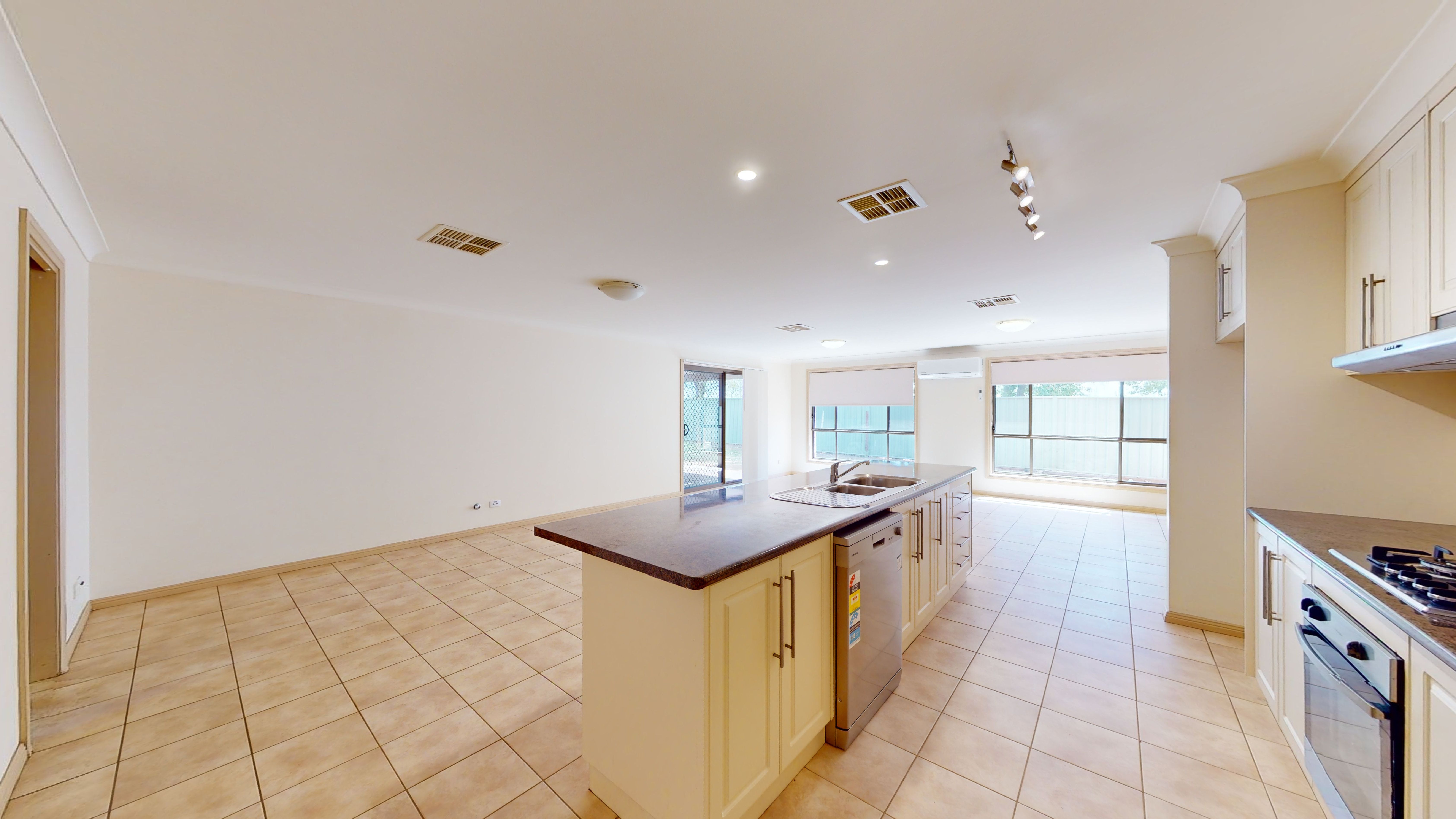 44 Shoalhaven Parkway, Dubbo, NSW 2830 Sold House Ray White Dubbo