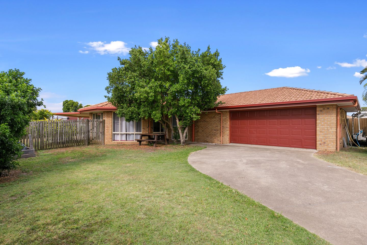 3 Oxford Place, Urraween QLD 4655
