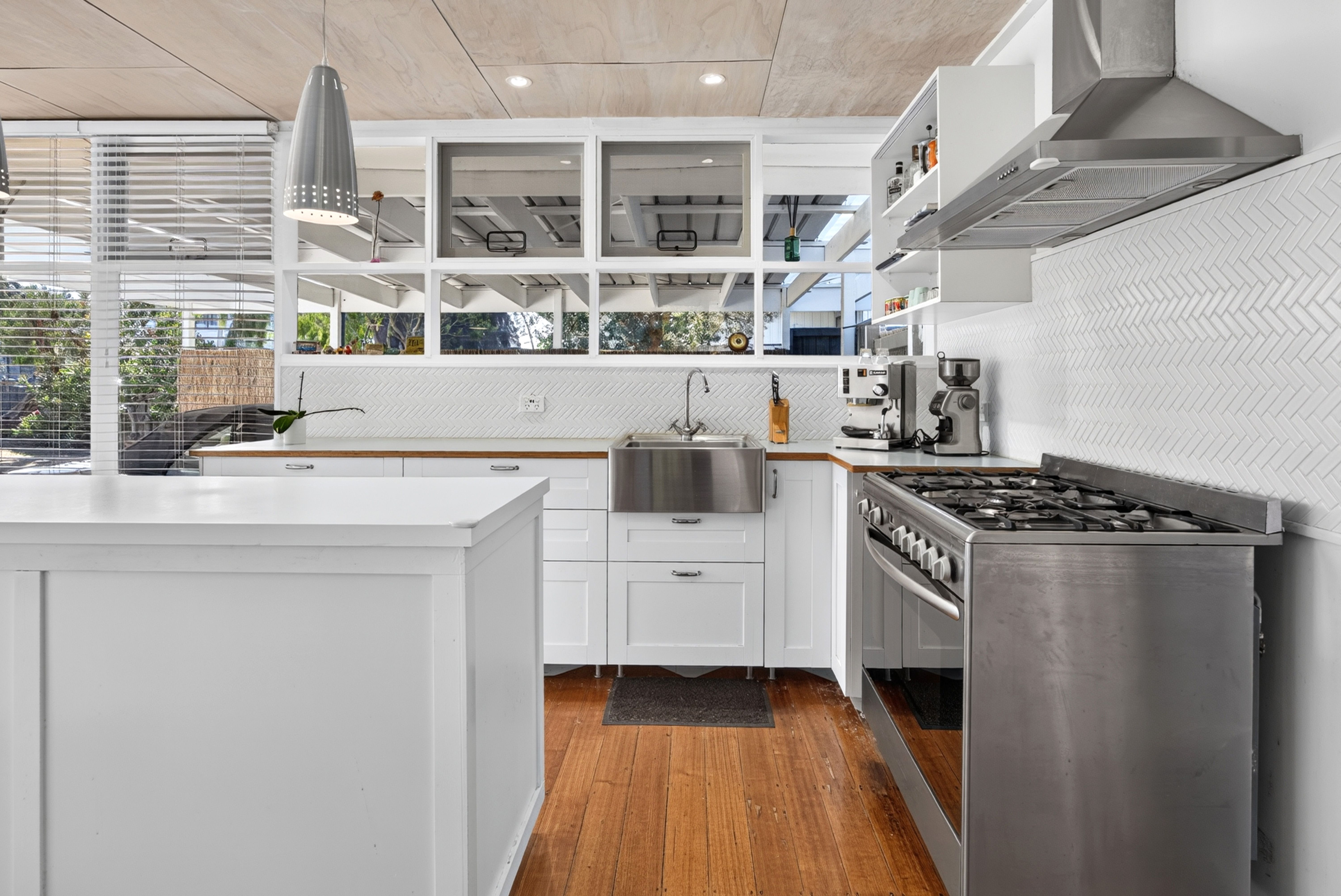 1/3 Lawson Crescent — photo 3 of 22