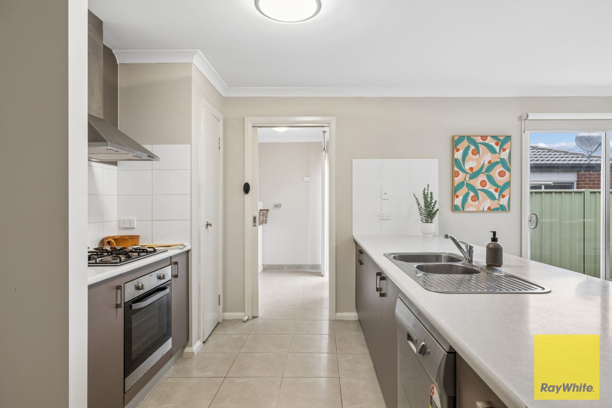 8 Reddington Way — photo 9 of 18