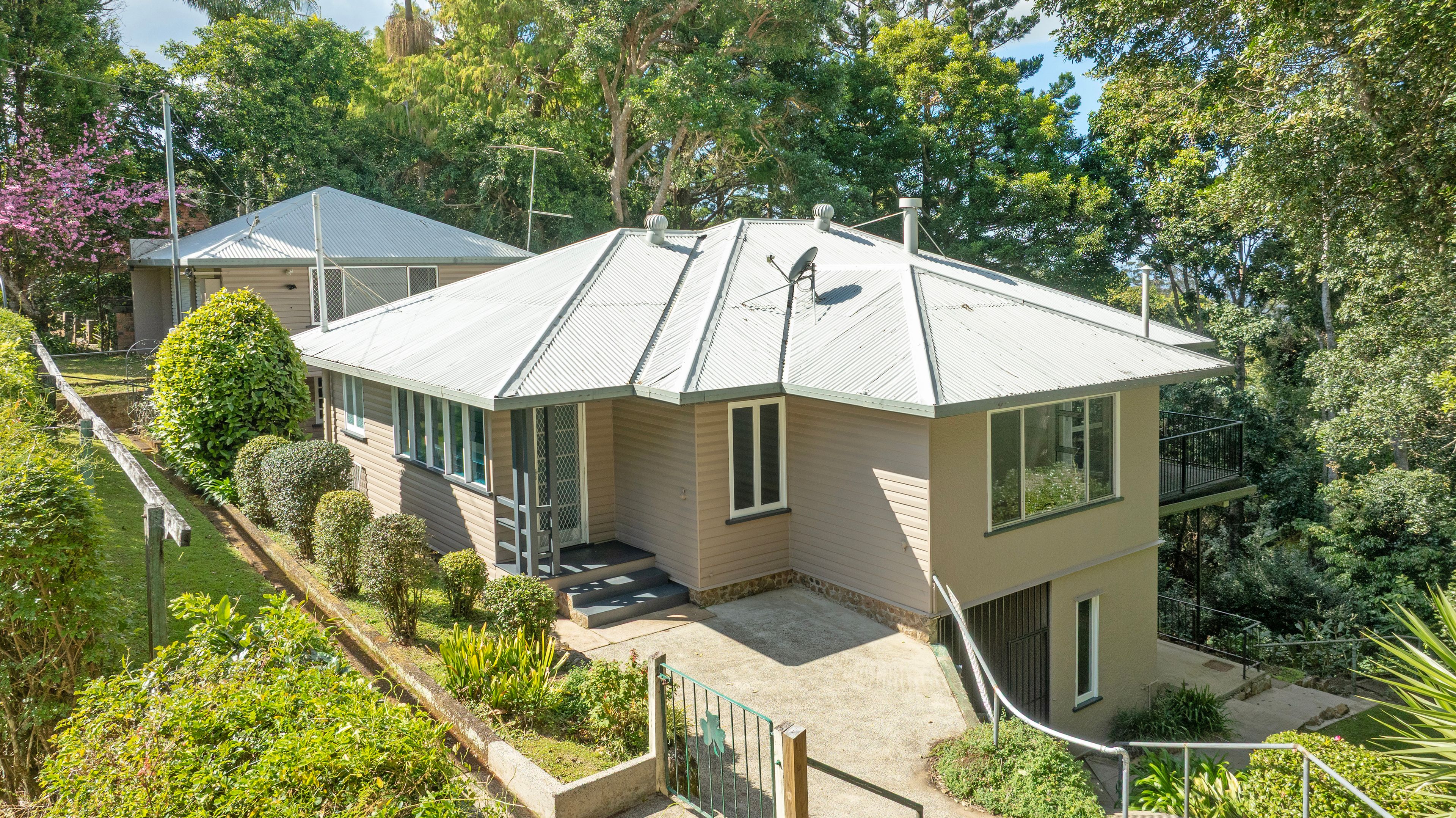 10-14 Palm Grove Avenue — photo 17 of 29