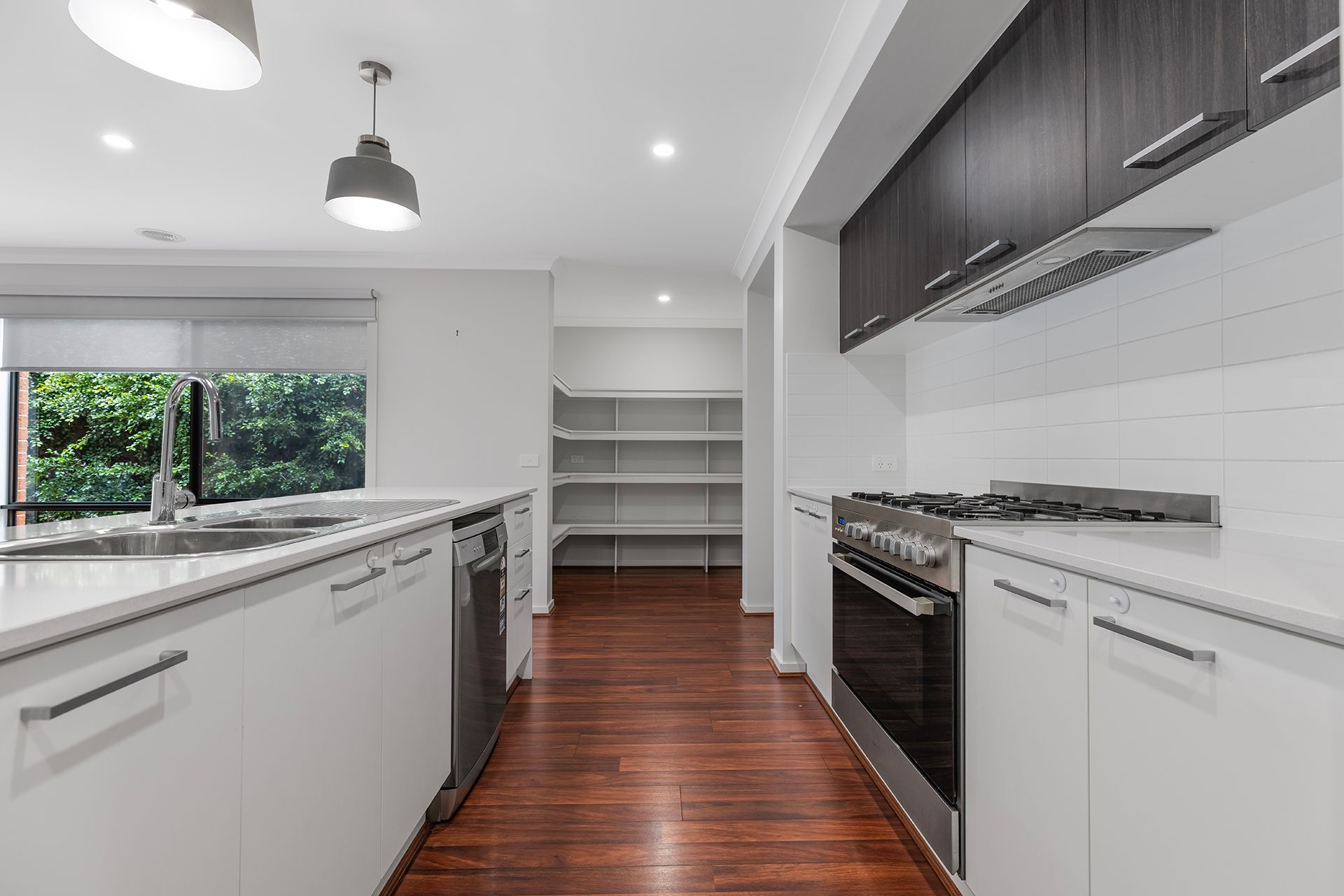 24 Grevillea Street — photo 4 of 21
