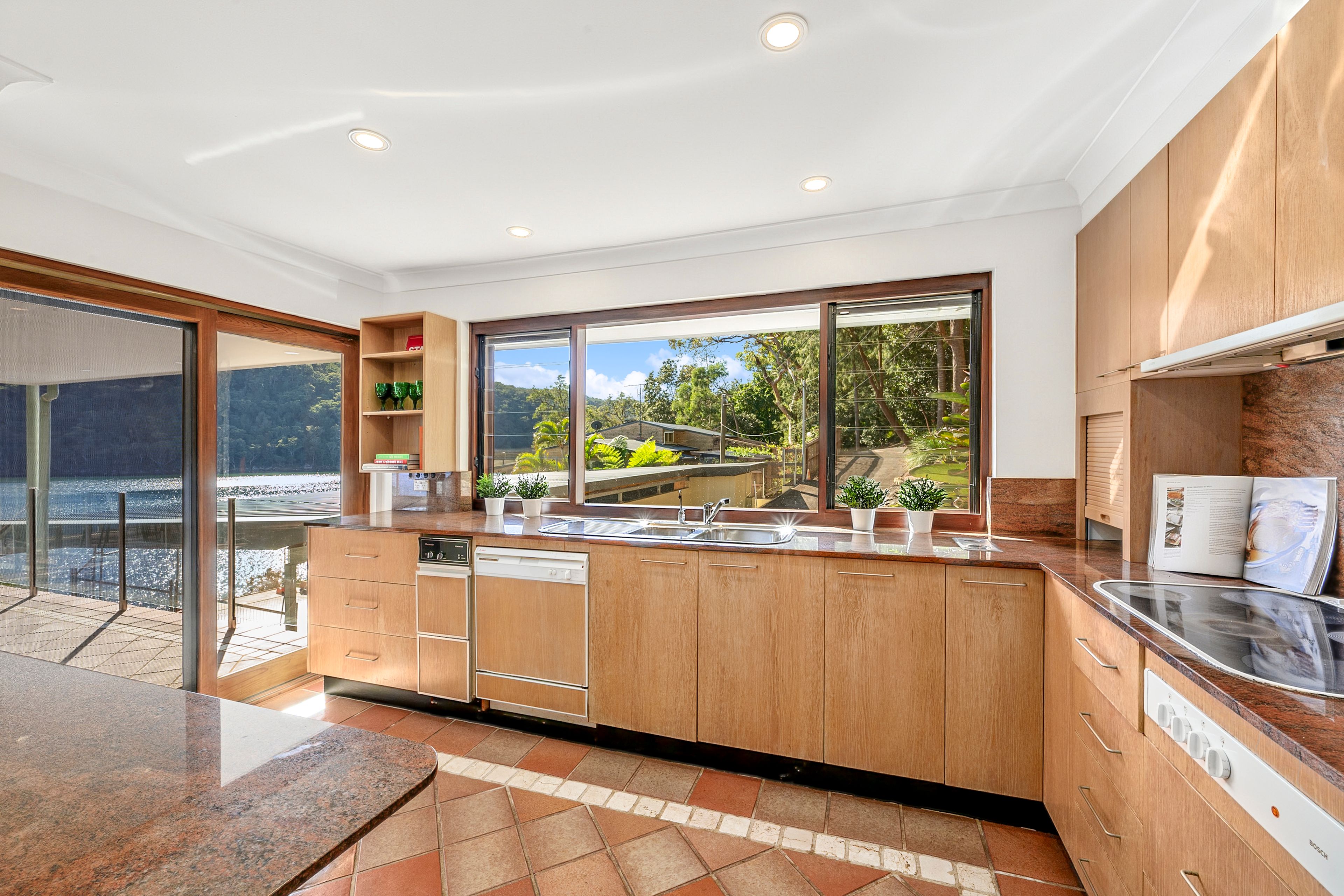 16 Cowan Drive — photo 5 of 16