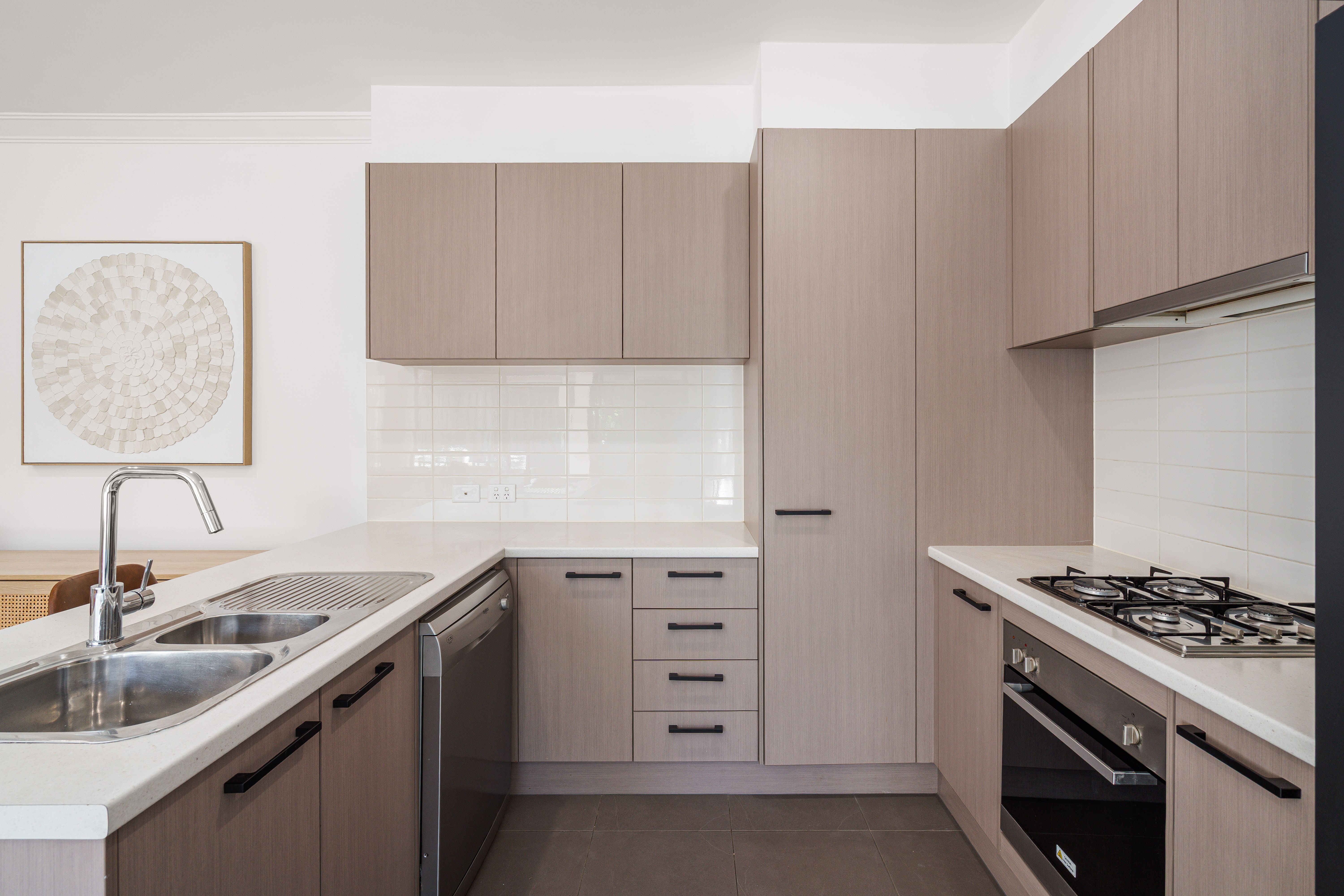 25B Maurice Avenue — photo 11 of 23