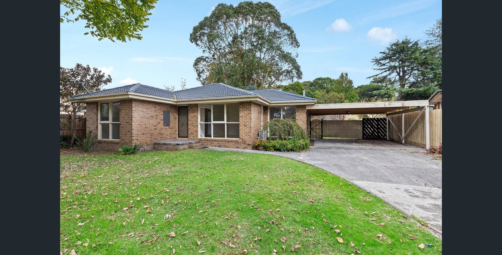 1092 Mountain Highway — photo from Ray White Ferntree Gully