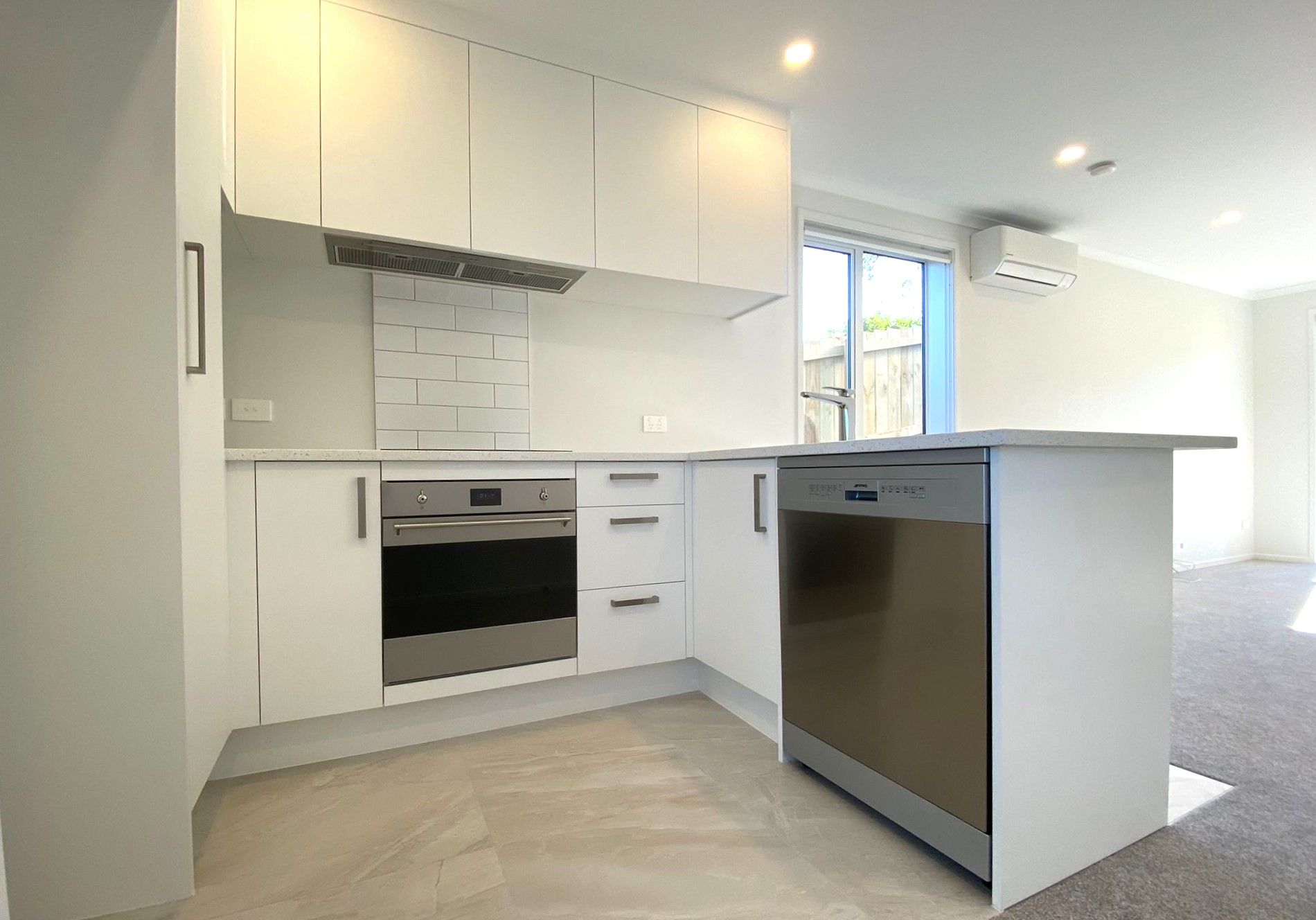 A/95 Athena Drive, Totara Vale, North Shore City