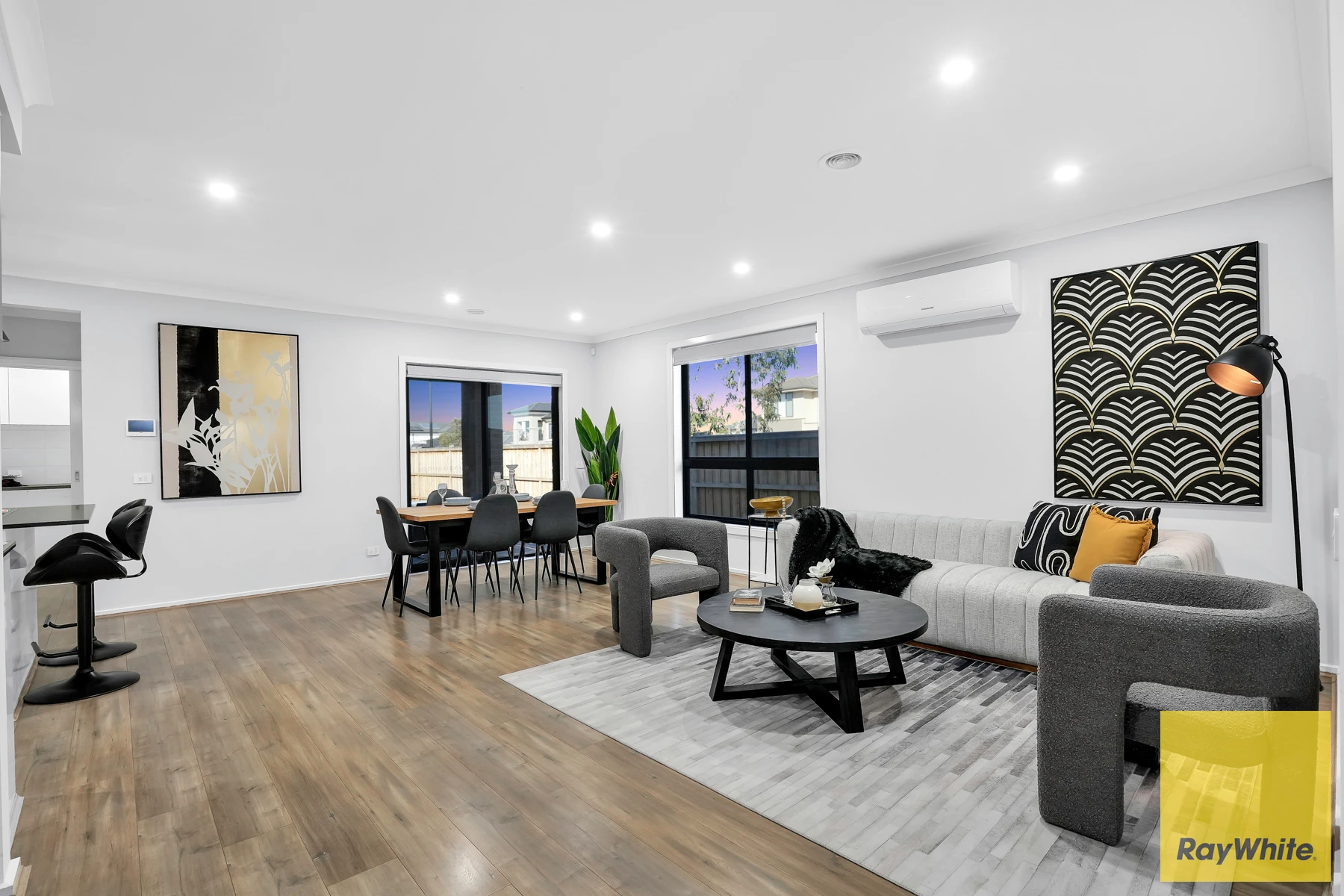2 Primrose Avenue, Rockbank, VIC 3335