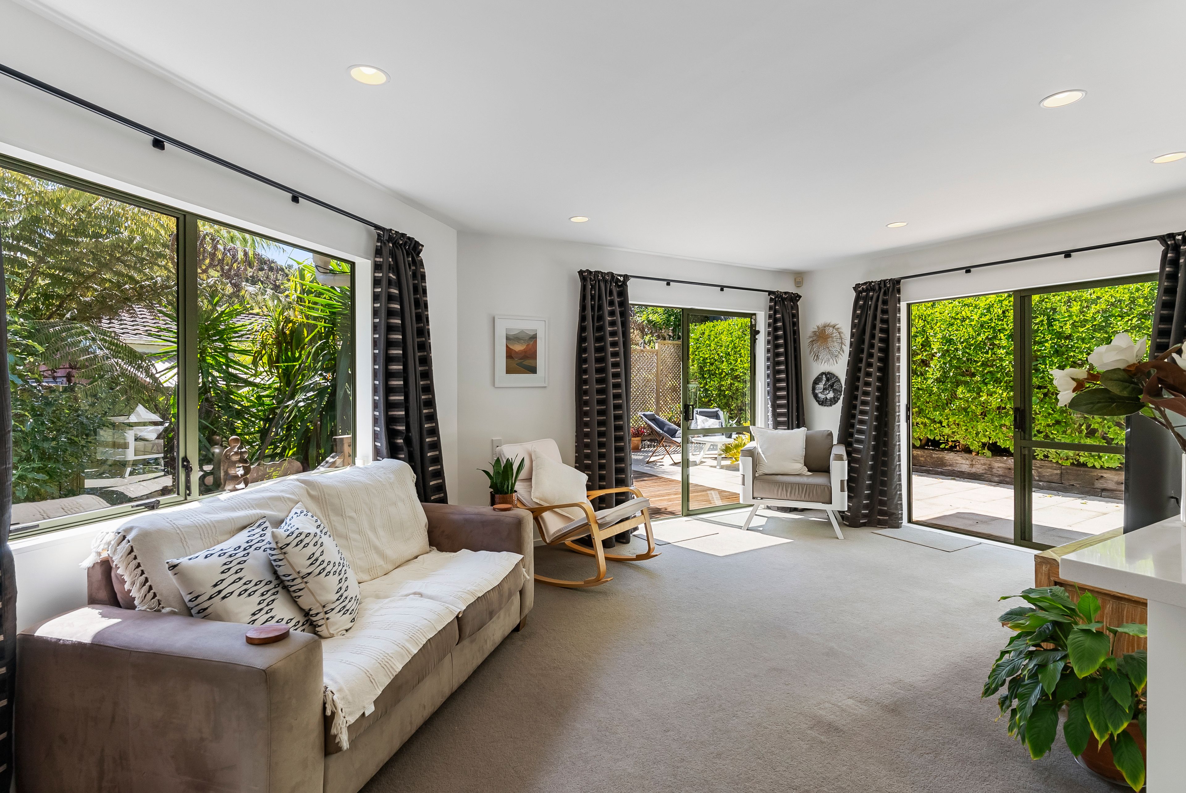 27a Tui Glen Road, Birkenhead, North Shore City