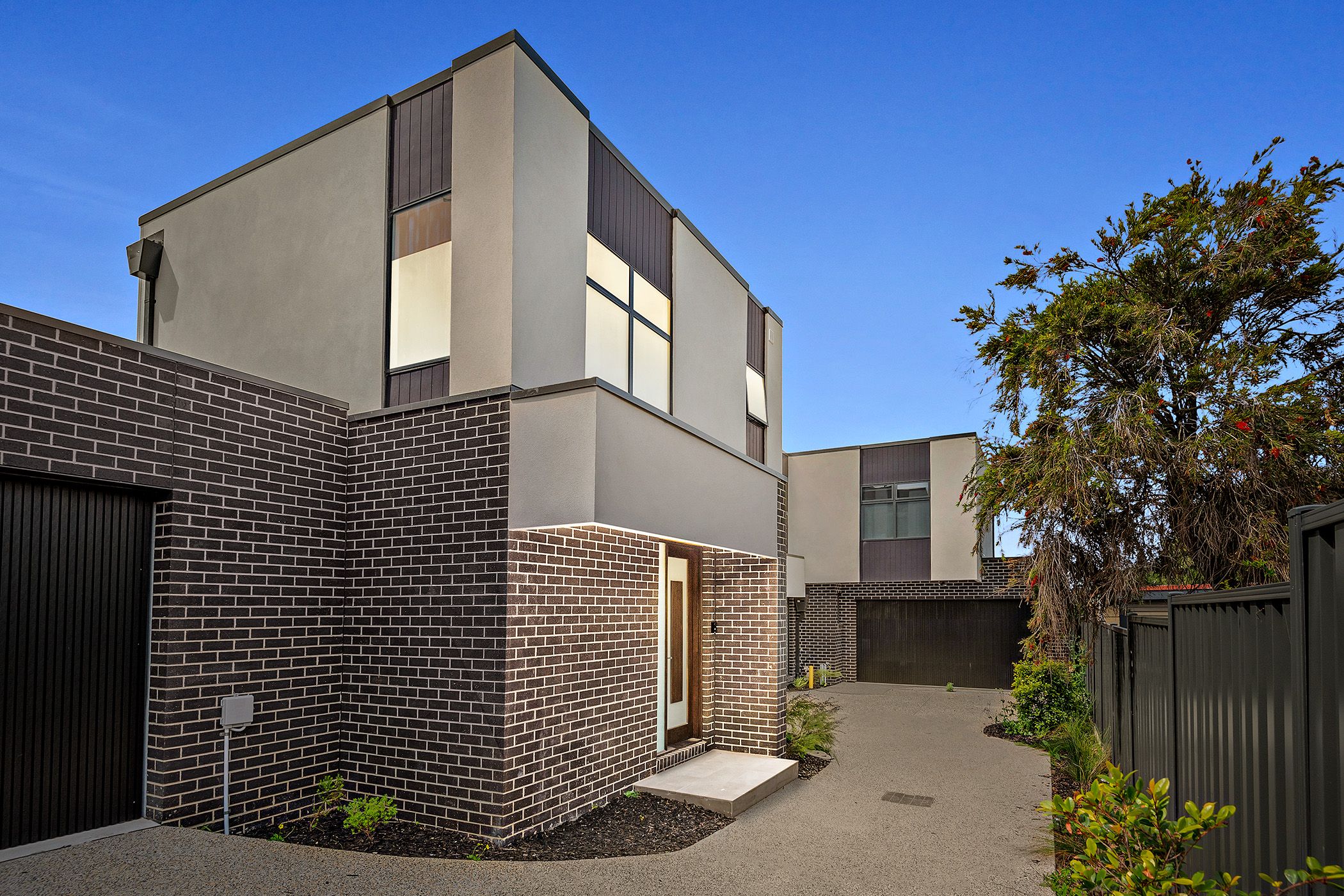 4/553 Station Street — photo from Ray White Chelsea