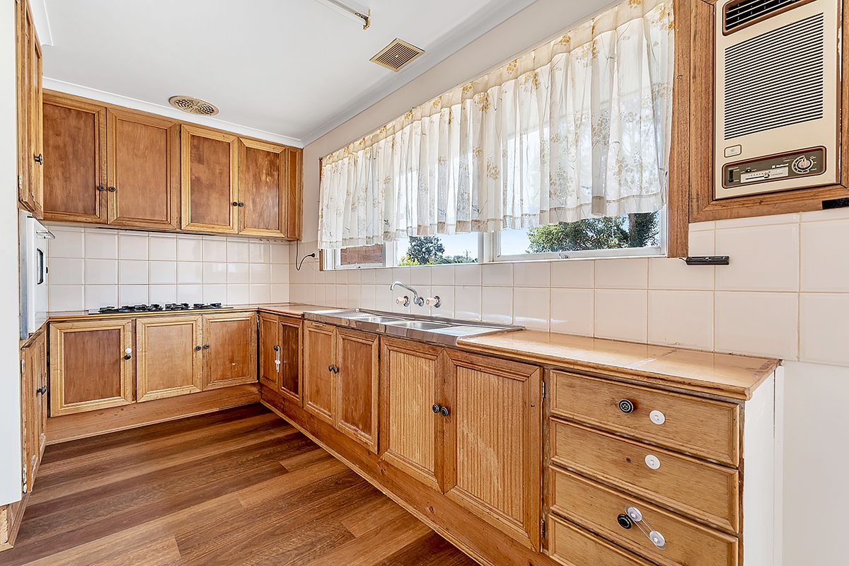 64 Hanson Road, Craigieburn, VIC 3064