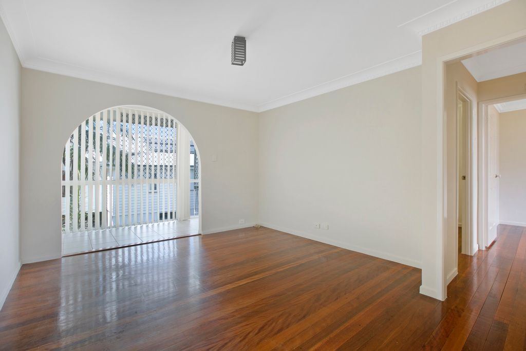 2/18 Victor Street, Holland Park, QLD 4121