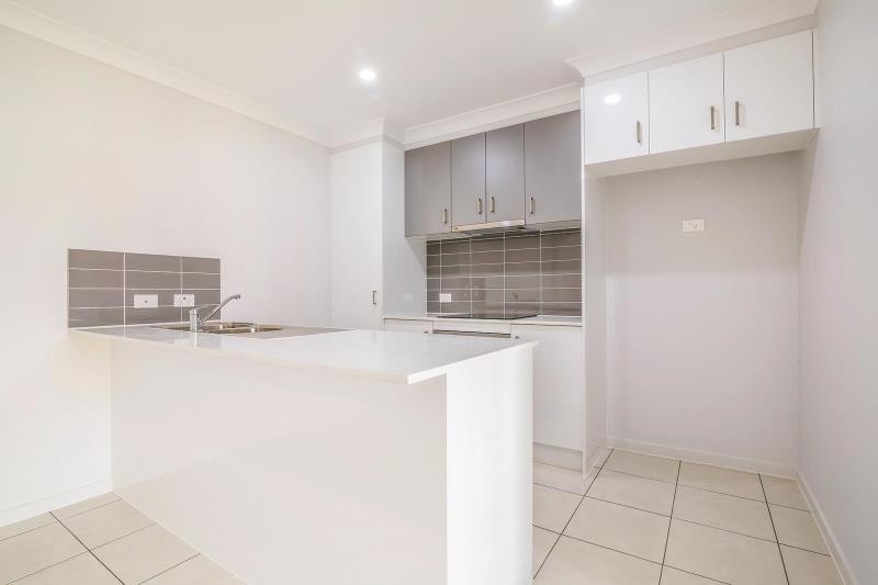 111 Reif Street, Flinders View, QLD 4305