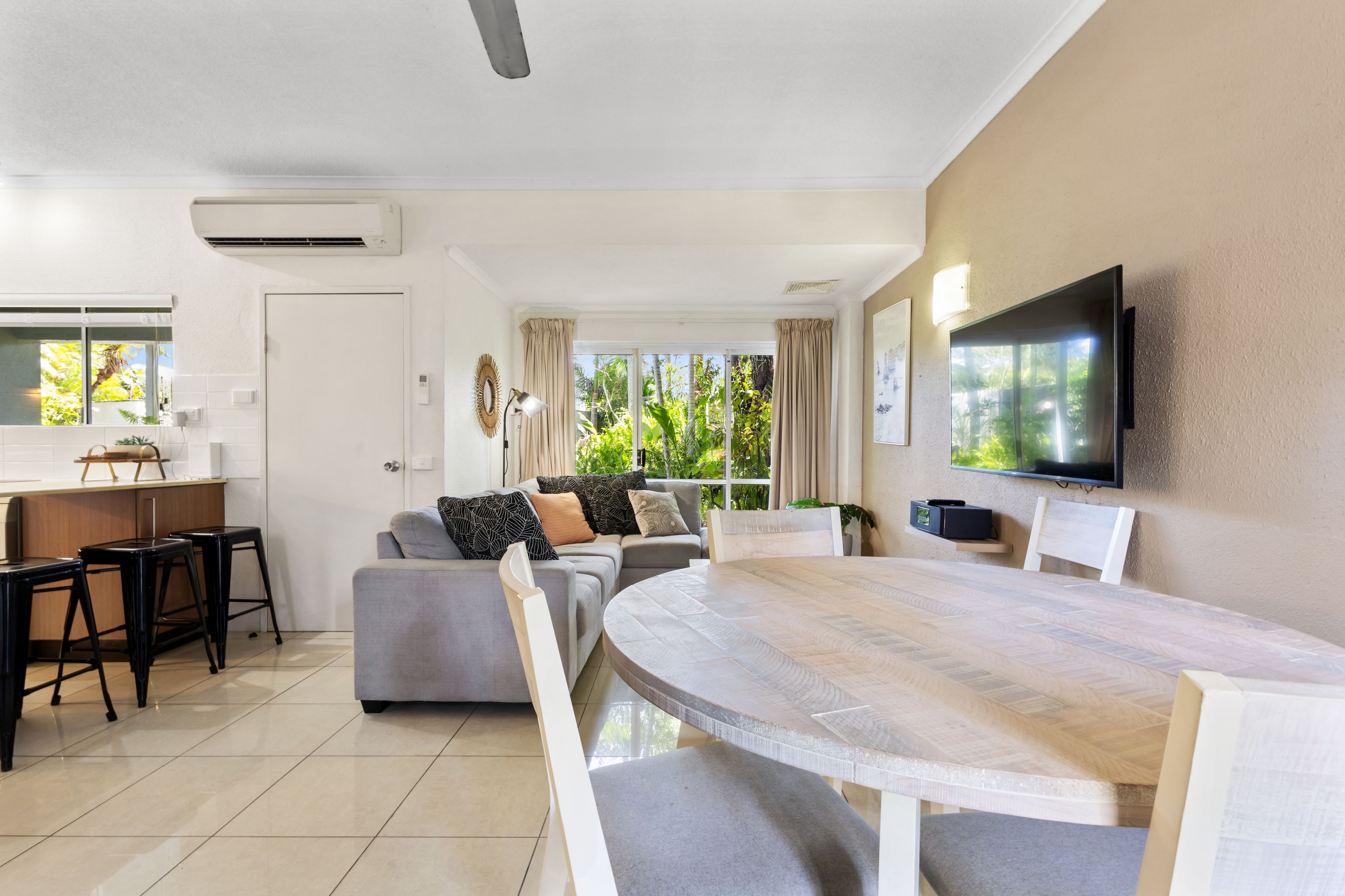 1/121-137 Port Douglas Road — photo 5 of 28