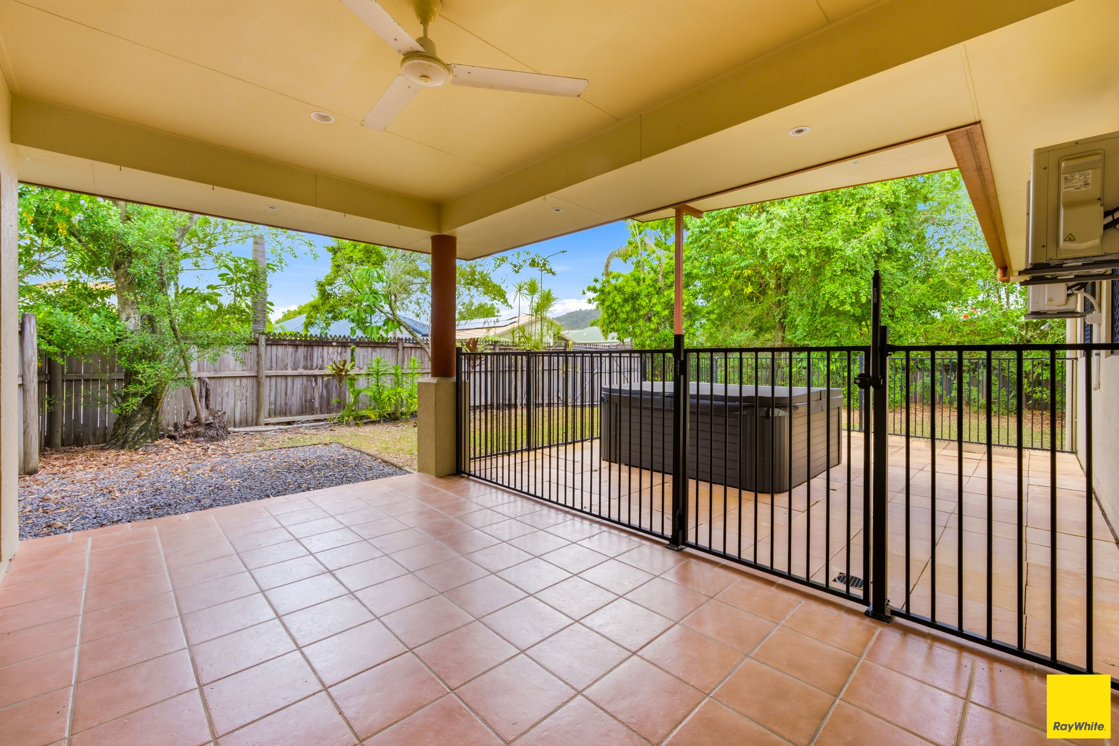 1 Kurrimine Close — photo 3 of 21