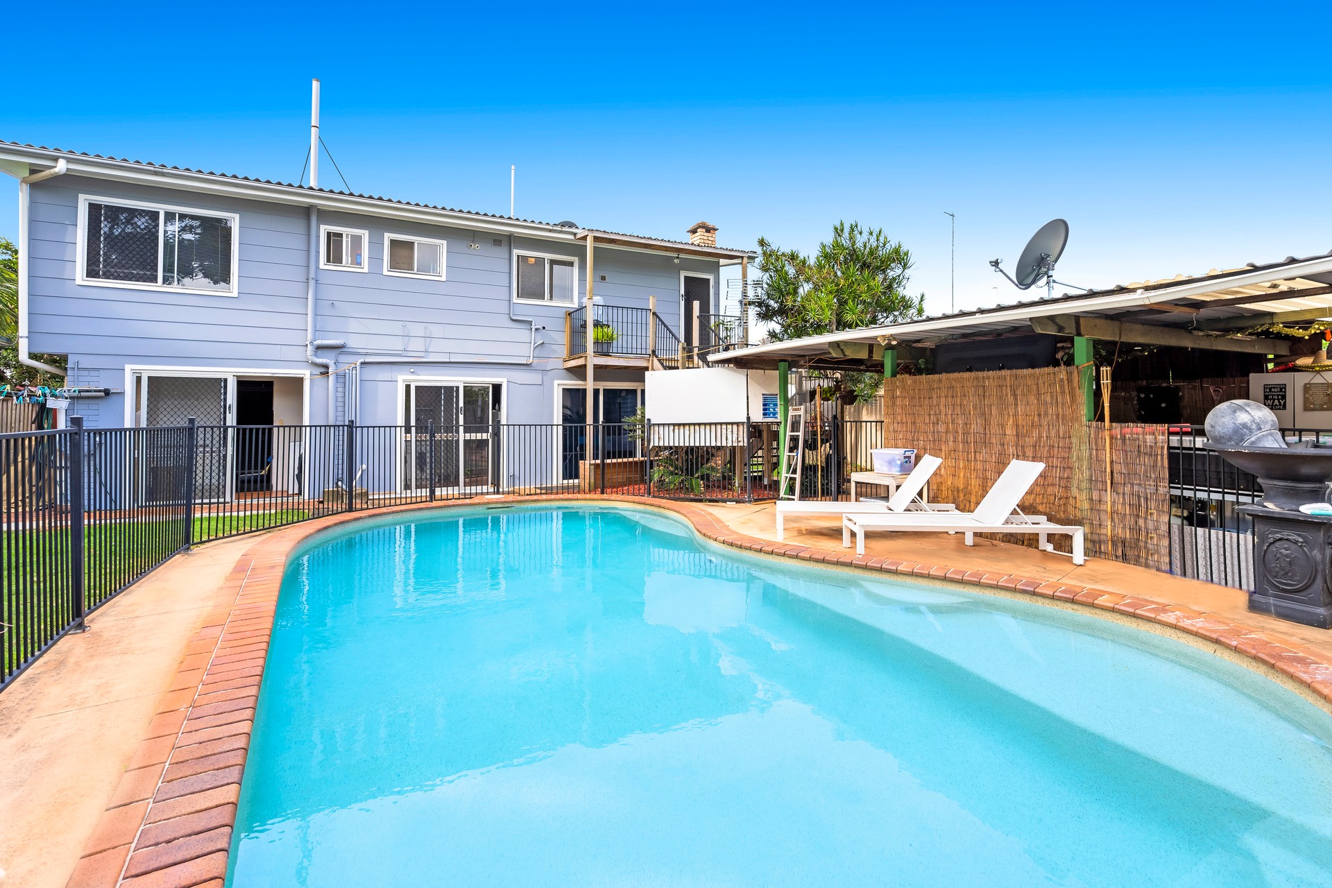 8 Rathbone Place, Labrador, QLD 4215