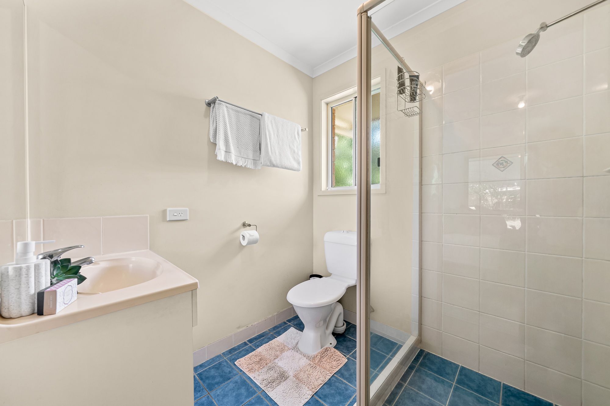 20-32 Ashwood Drive — photo 17 of 30