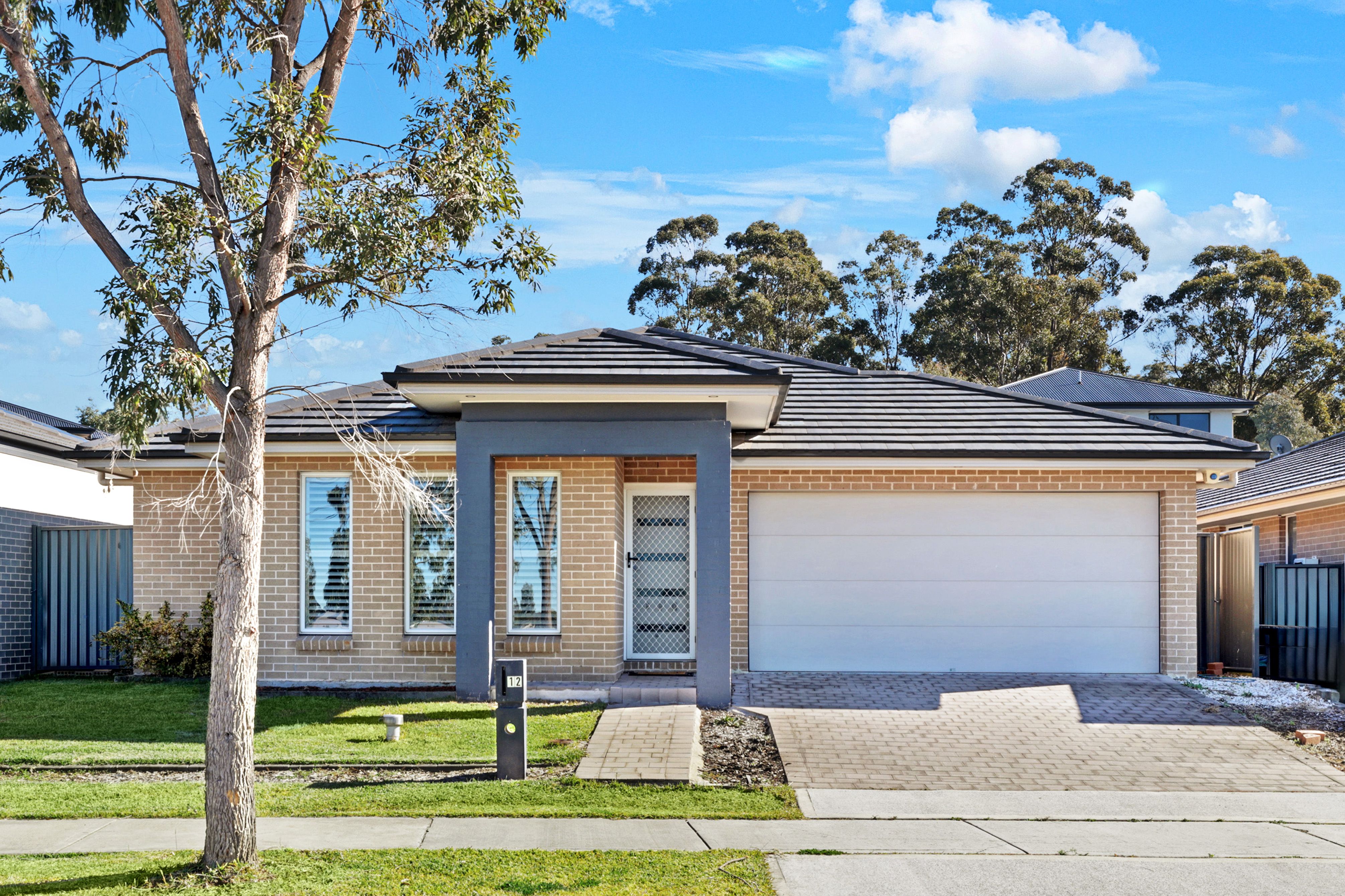 12 Garrison Road, JORDAN SPRINGS, NSW 2747