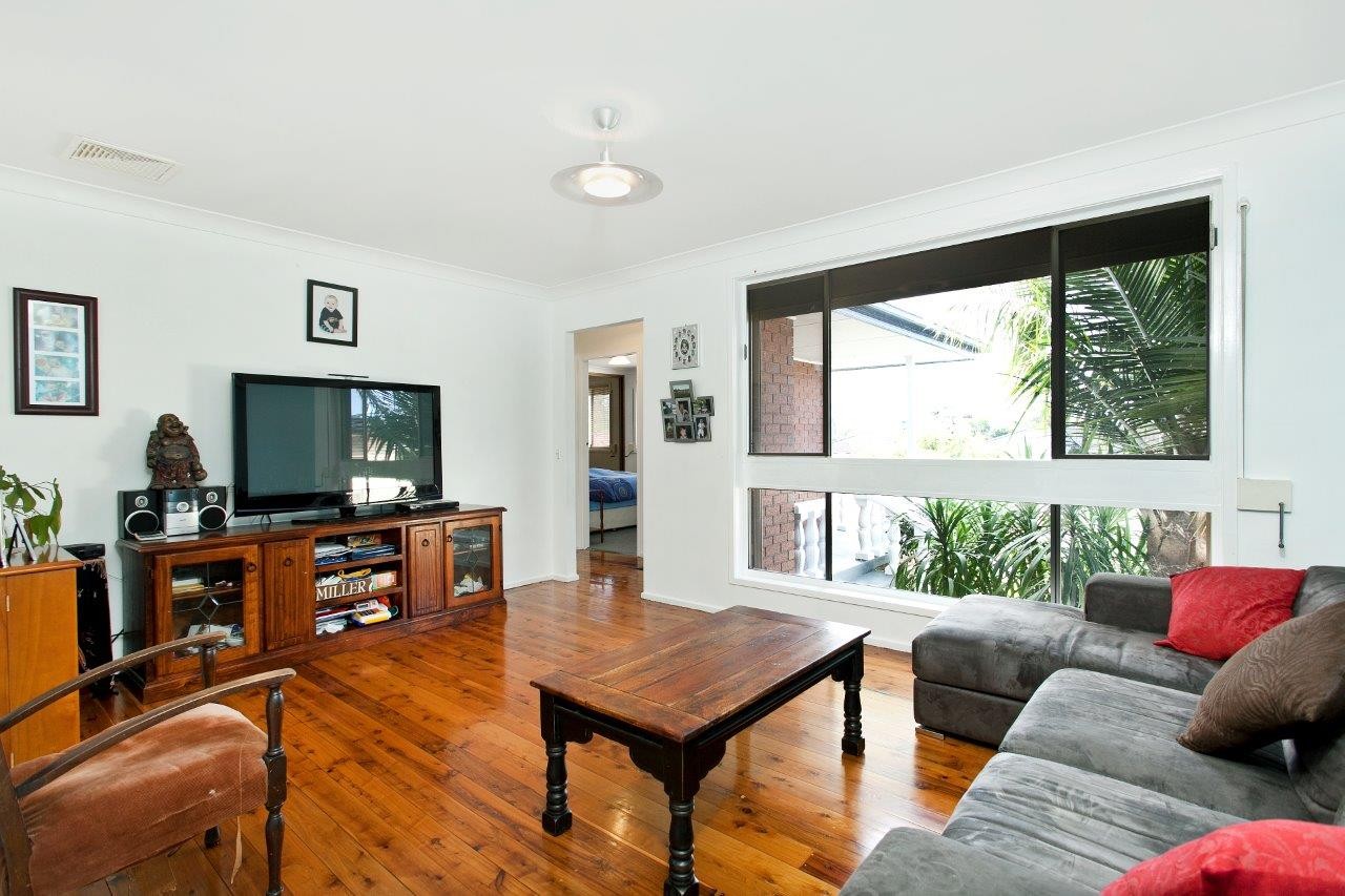 15B Landy Drive, Mount Warrigal, NSW 2528