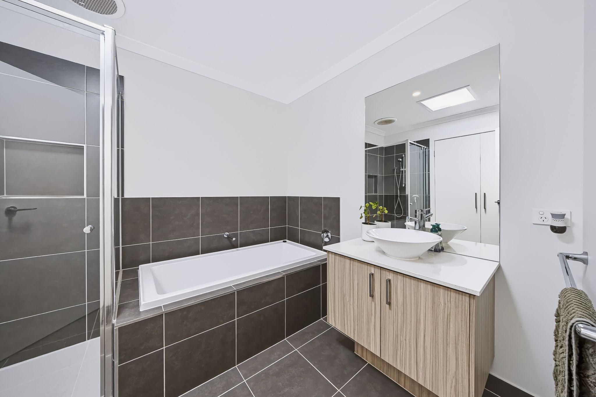 9 Venetia Way — photo 9 of 12