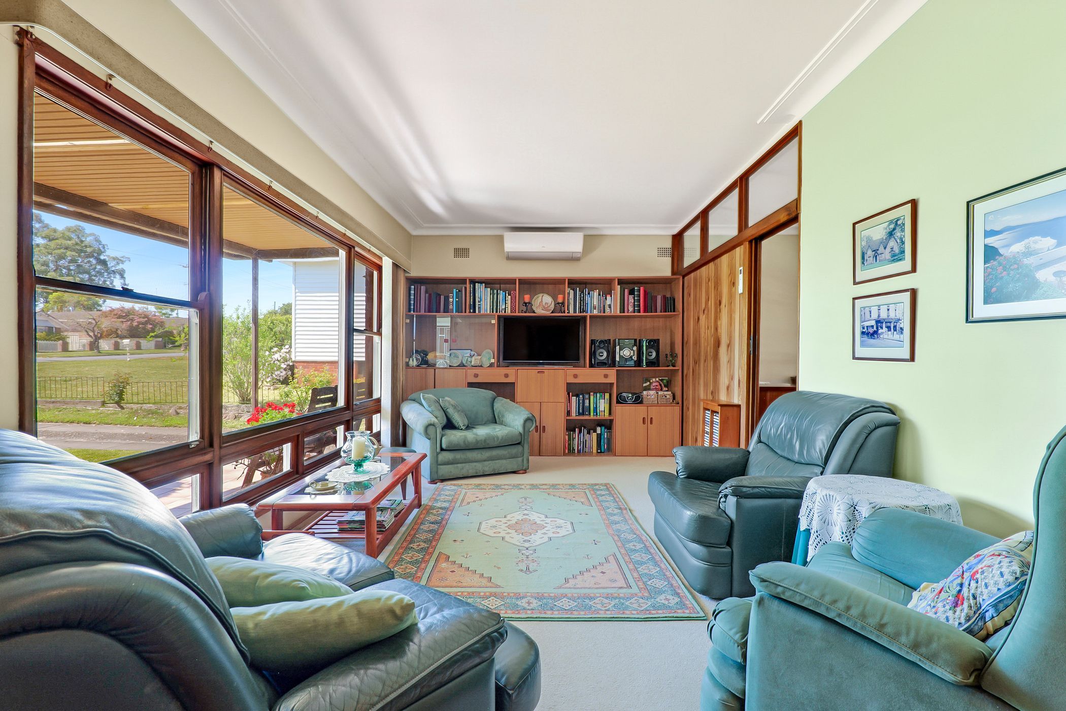 27 Pecks Road — photo 3 of 12