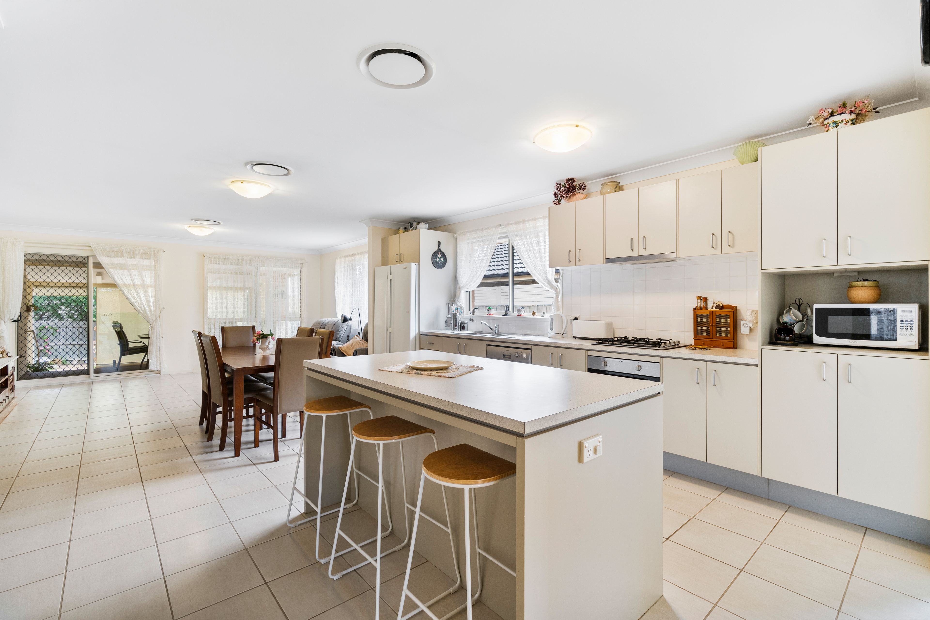 12 Greenfield Crescent, Elderslie, NSW 2570