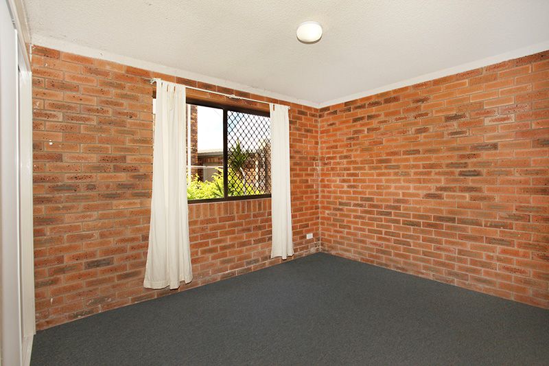 2/16 Pangarinda Place — photo 9 of 17