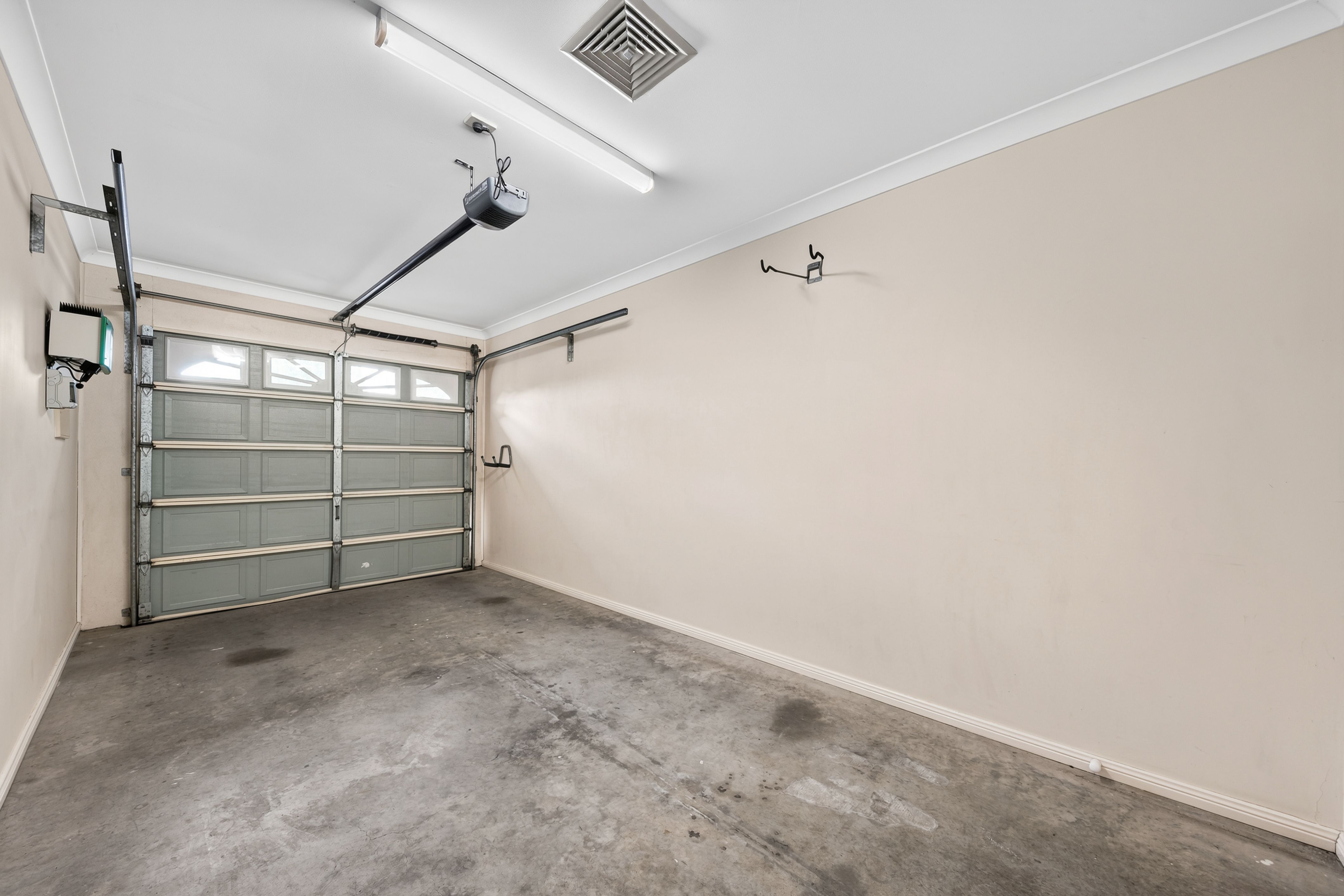 23 Douglas Avenue — photo 15 of 23