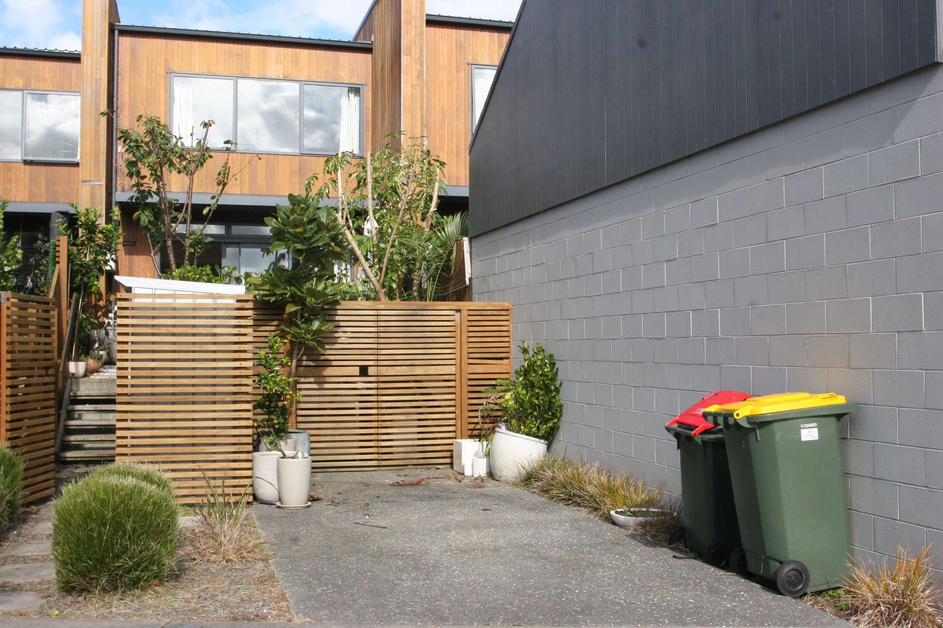 11 Hudson Bay Road photo 15