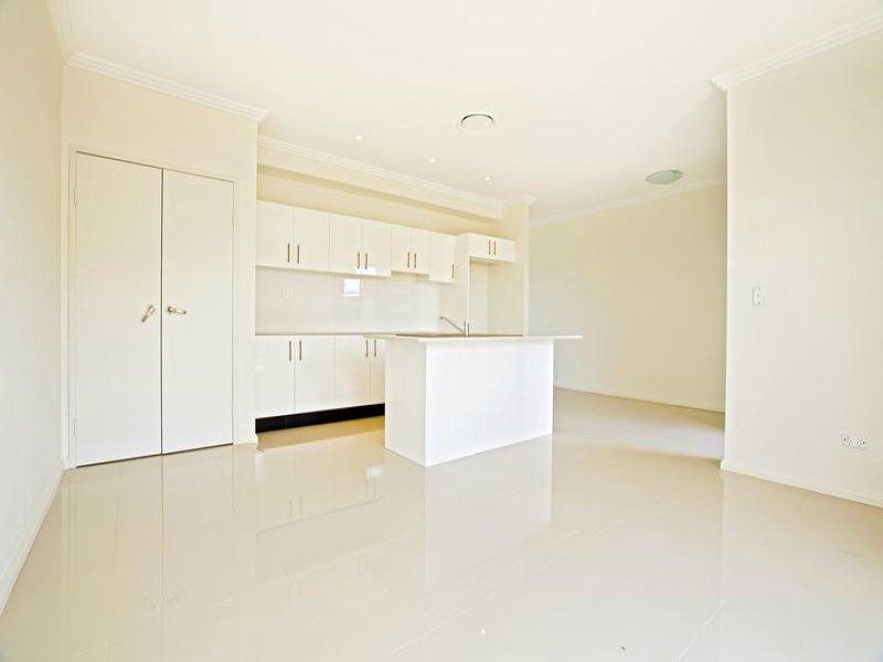2/33 Glenmore Ridge Drive, Glenmore Park, NSW 2745