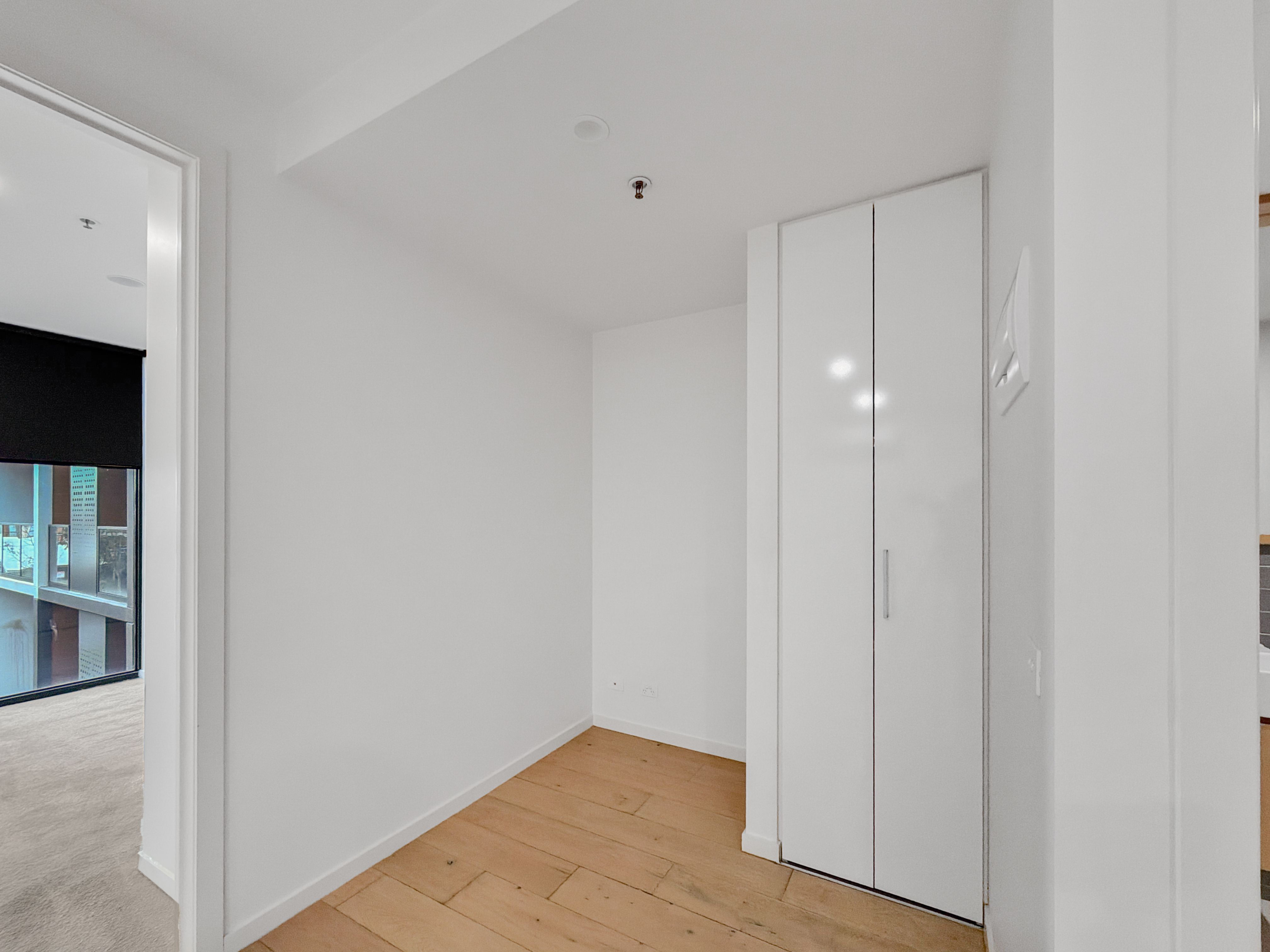 219/118 Cairnlea Drive — photo 8 of 9