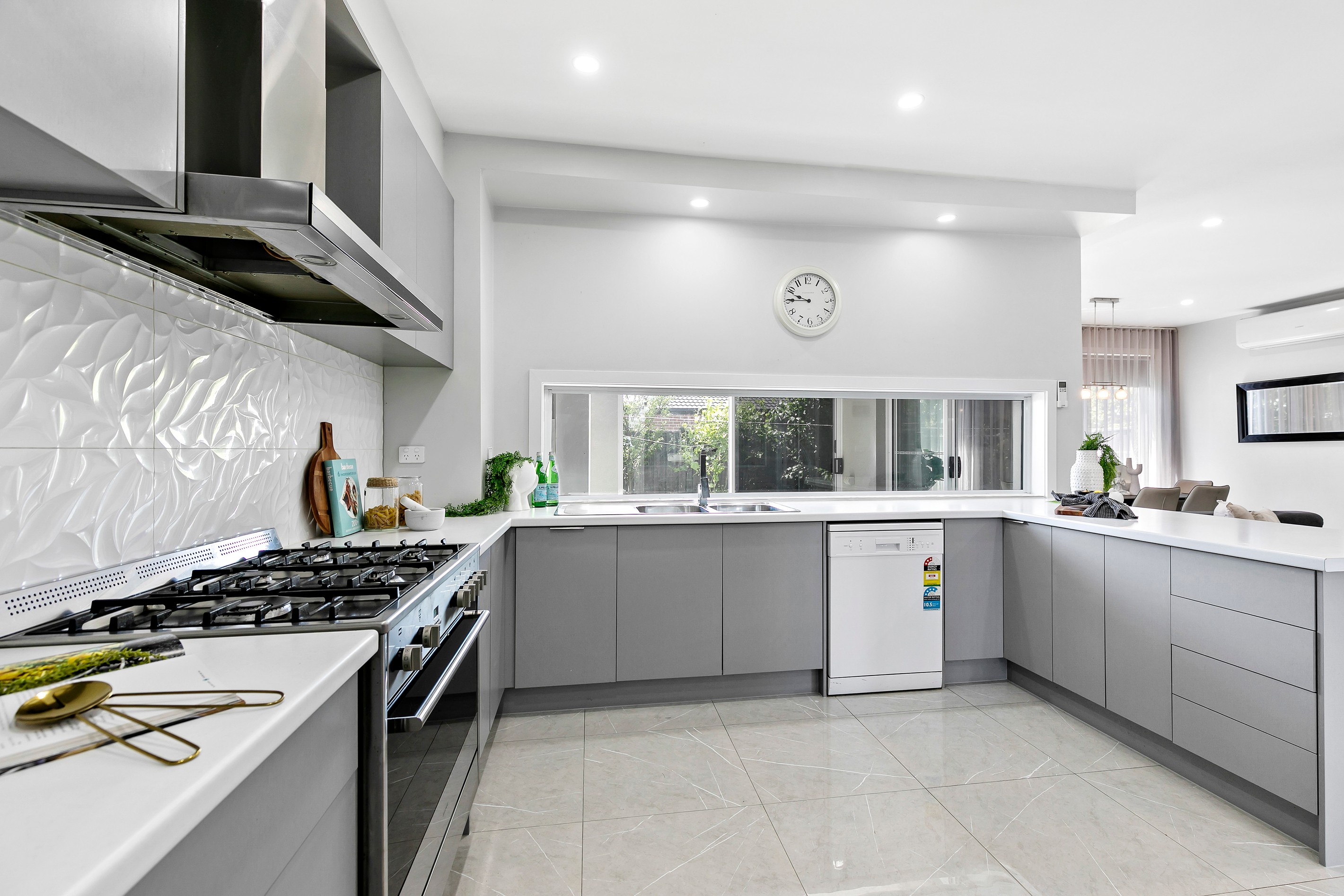 11 Bisham Street, Mickleham, VIC 3064