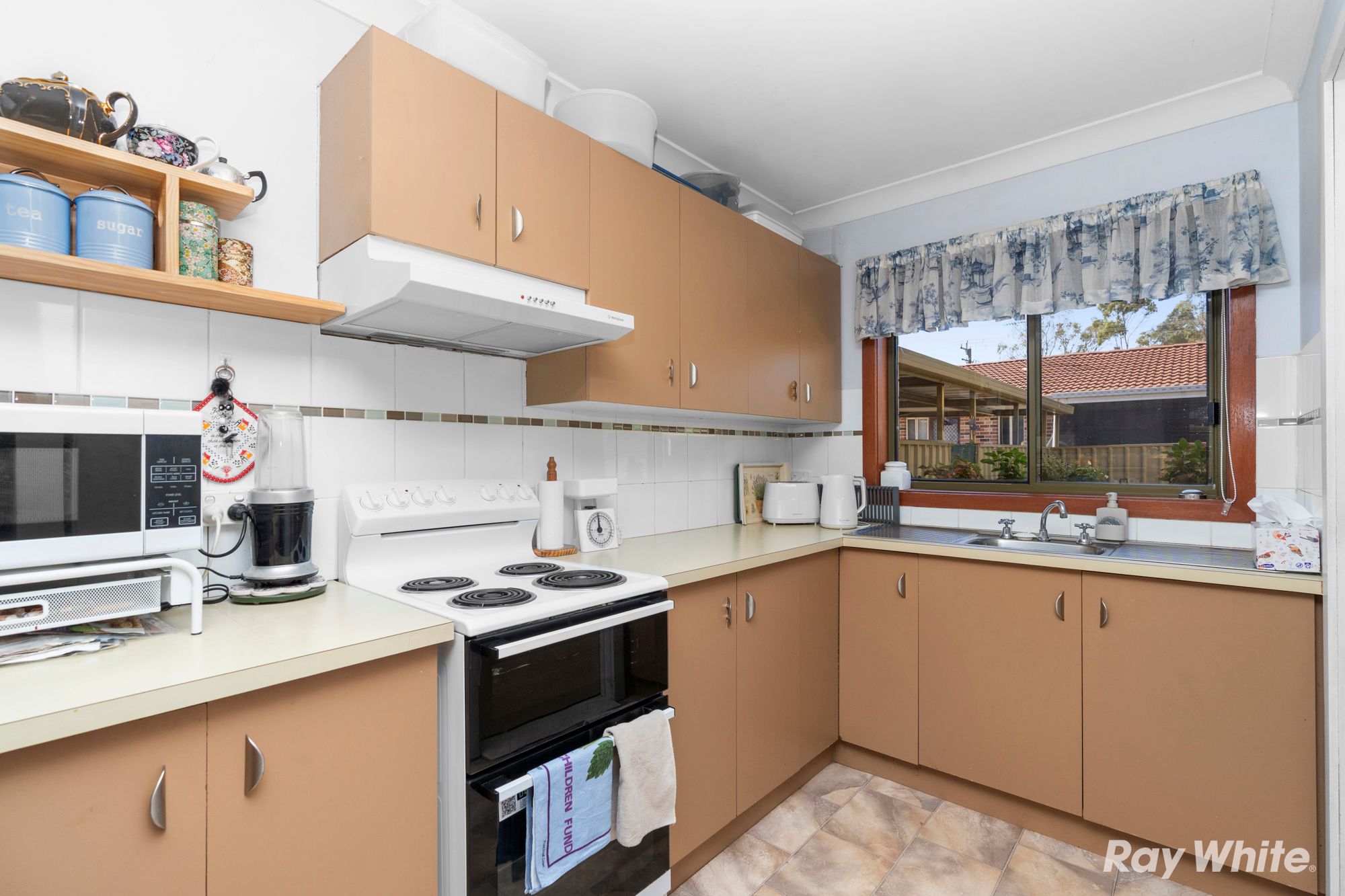 2/10 Wewak Street, Ashmont, NSW 2650