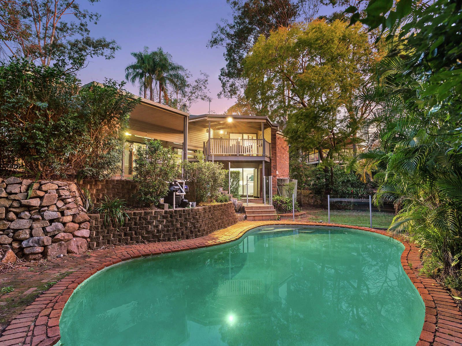 86 Chapel Hill Road, Chapel Hill, QLD 4069