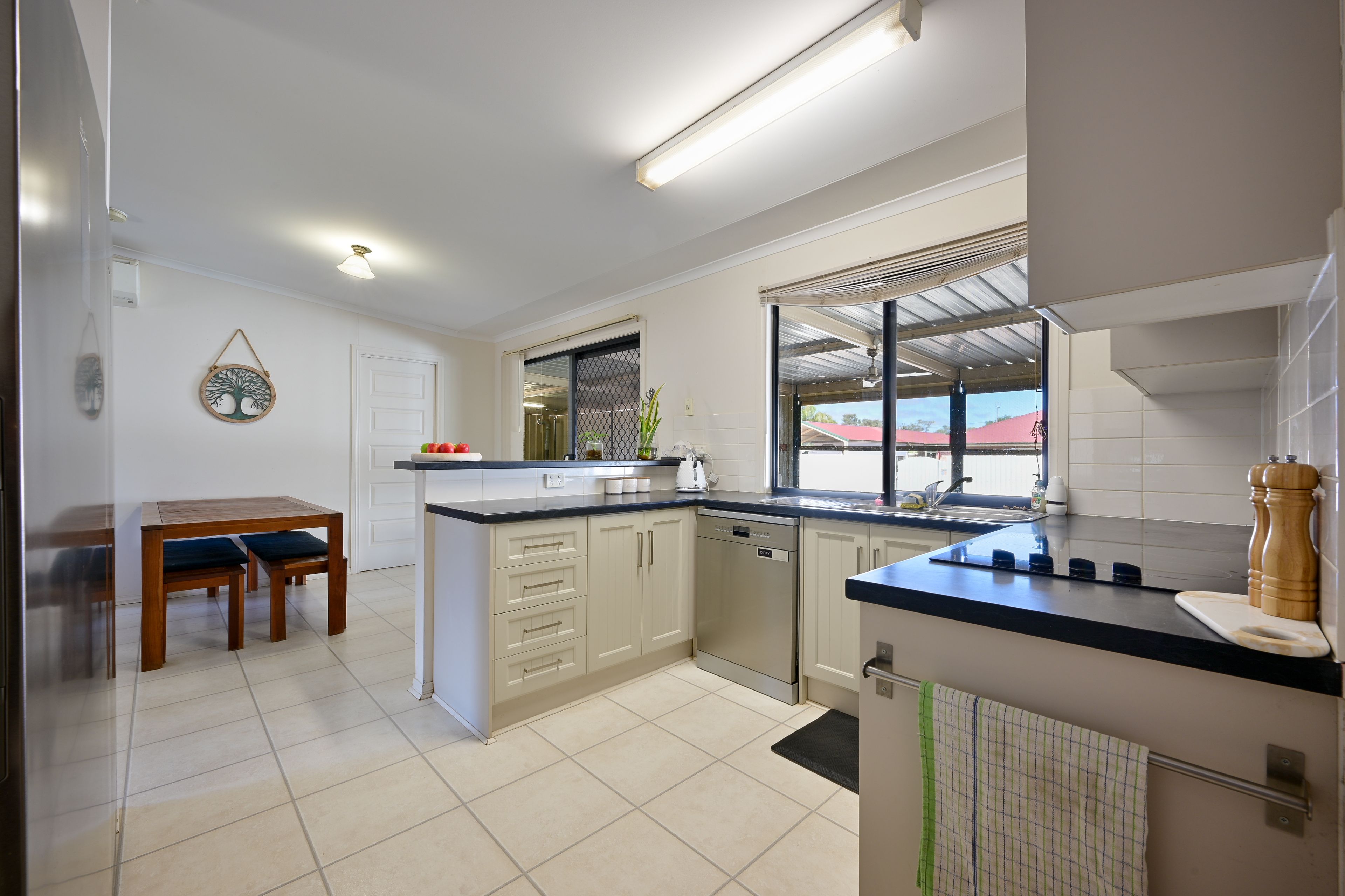 28 Drysdale Street — photo 7 of 21