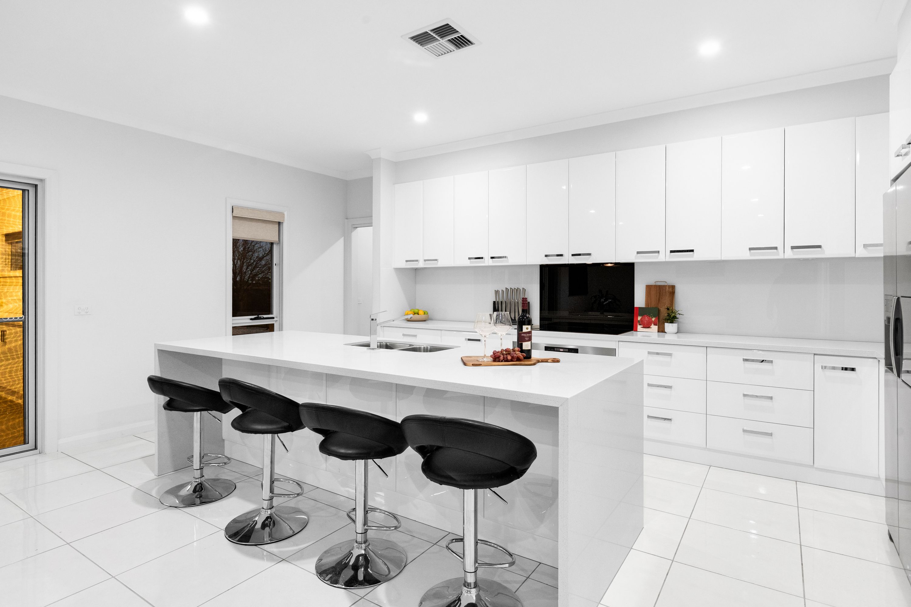 232 Koorlong Avenue — photo 8 of 30
