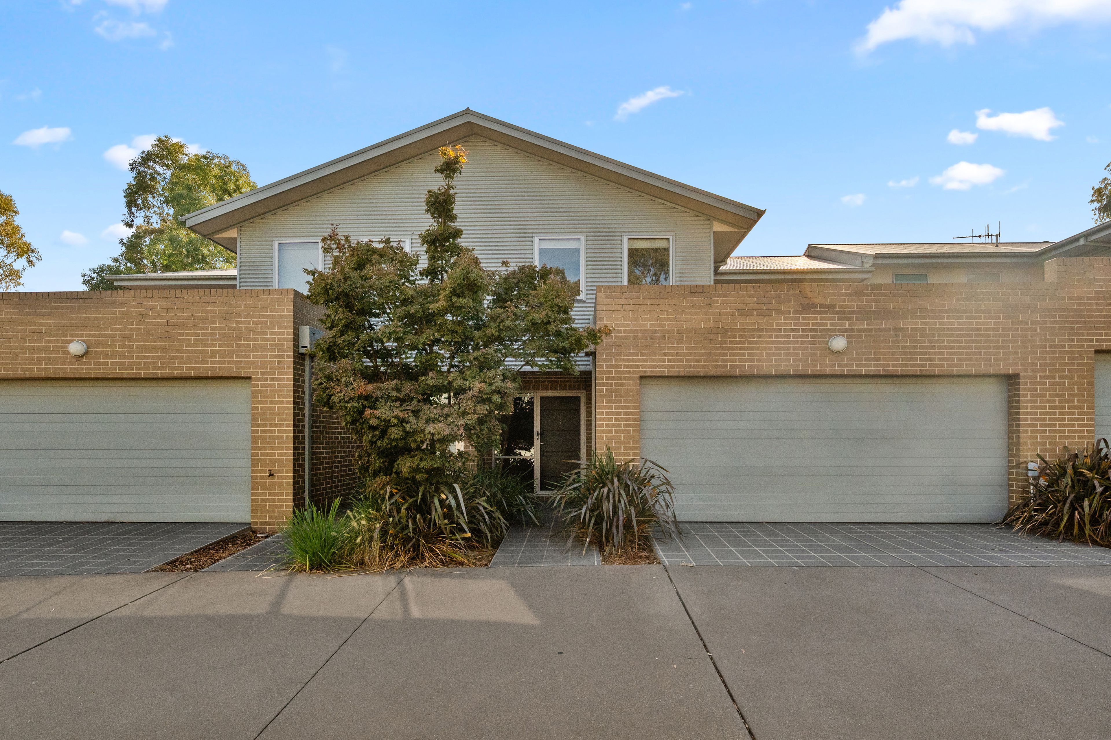 2/19 Torpy Place, Jerrabomberra, NSW 2619